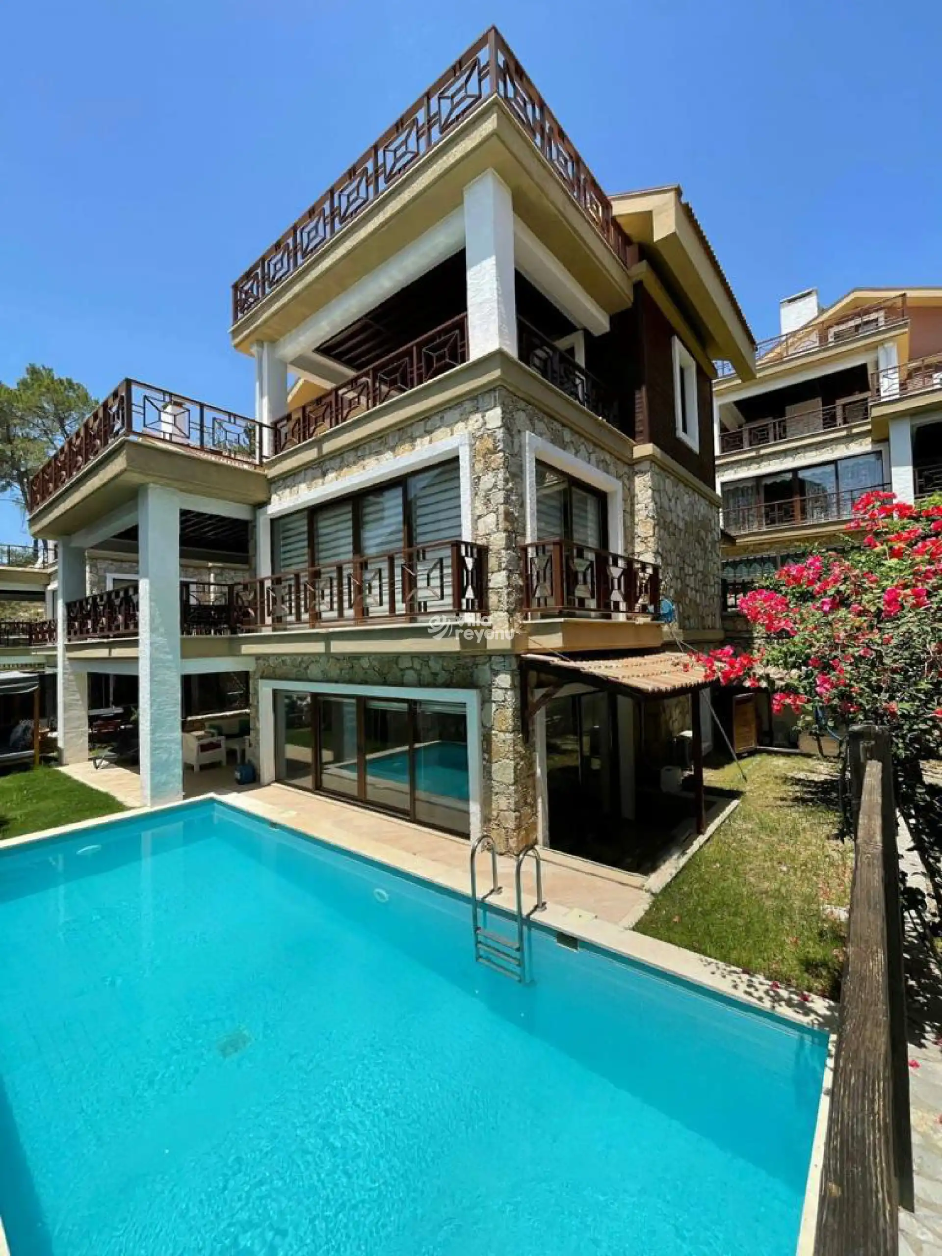 Villa-Biz-Villa-Ela-12_342_266.jpeg