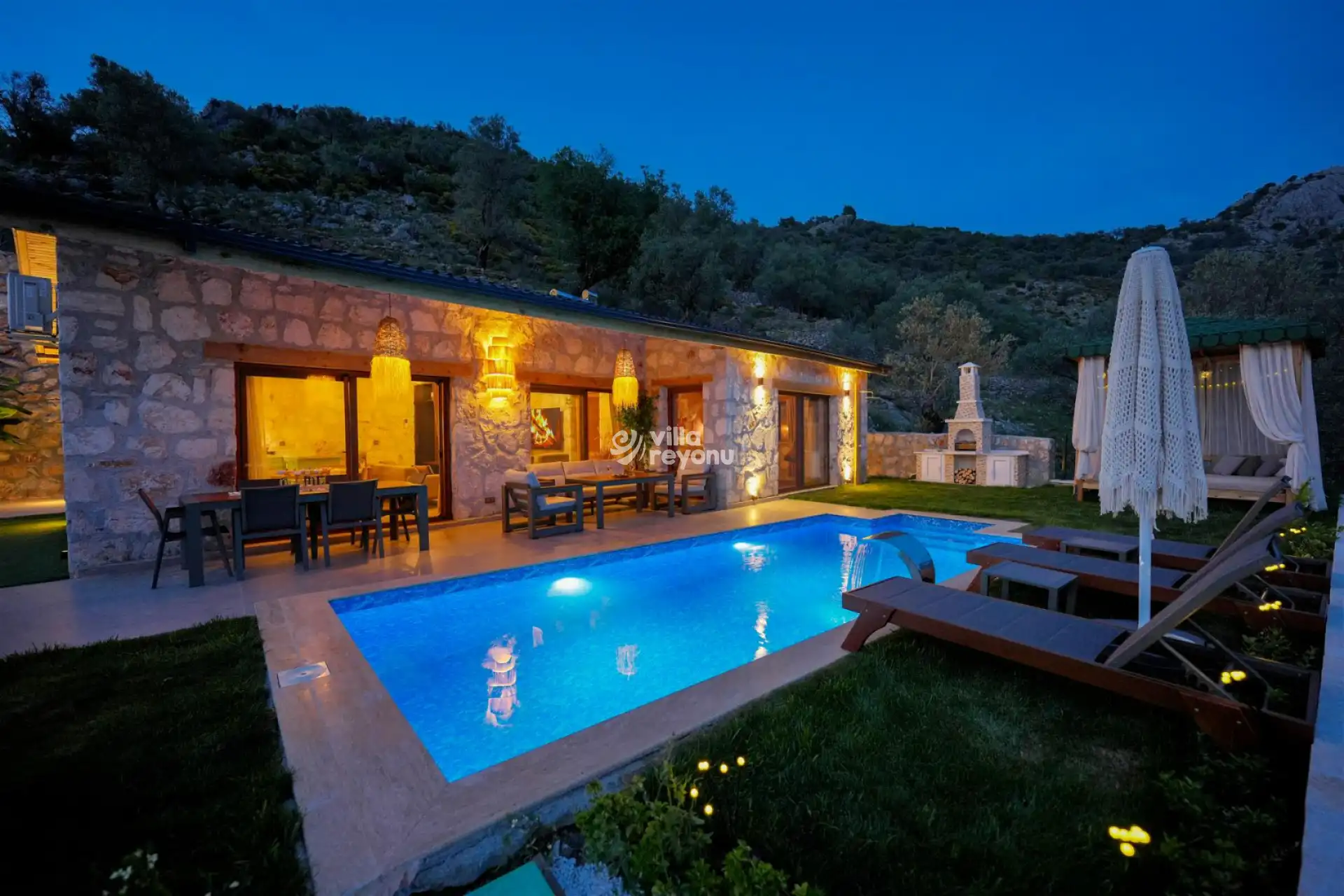 Villa-Biz-Villa-Montaview-80_224_72.JPG