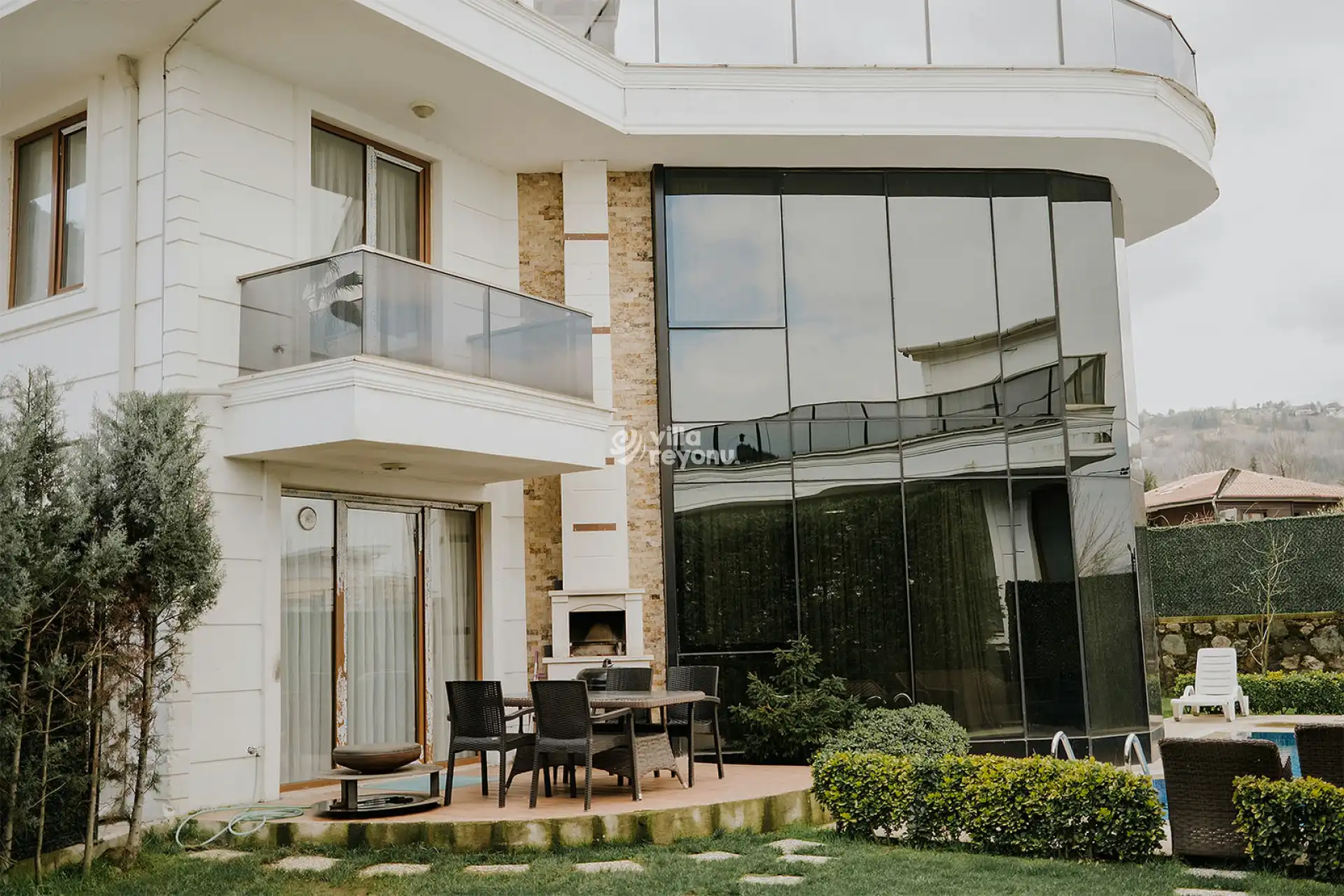Villa-Calm-in-51_739.jpg