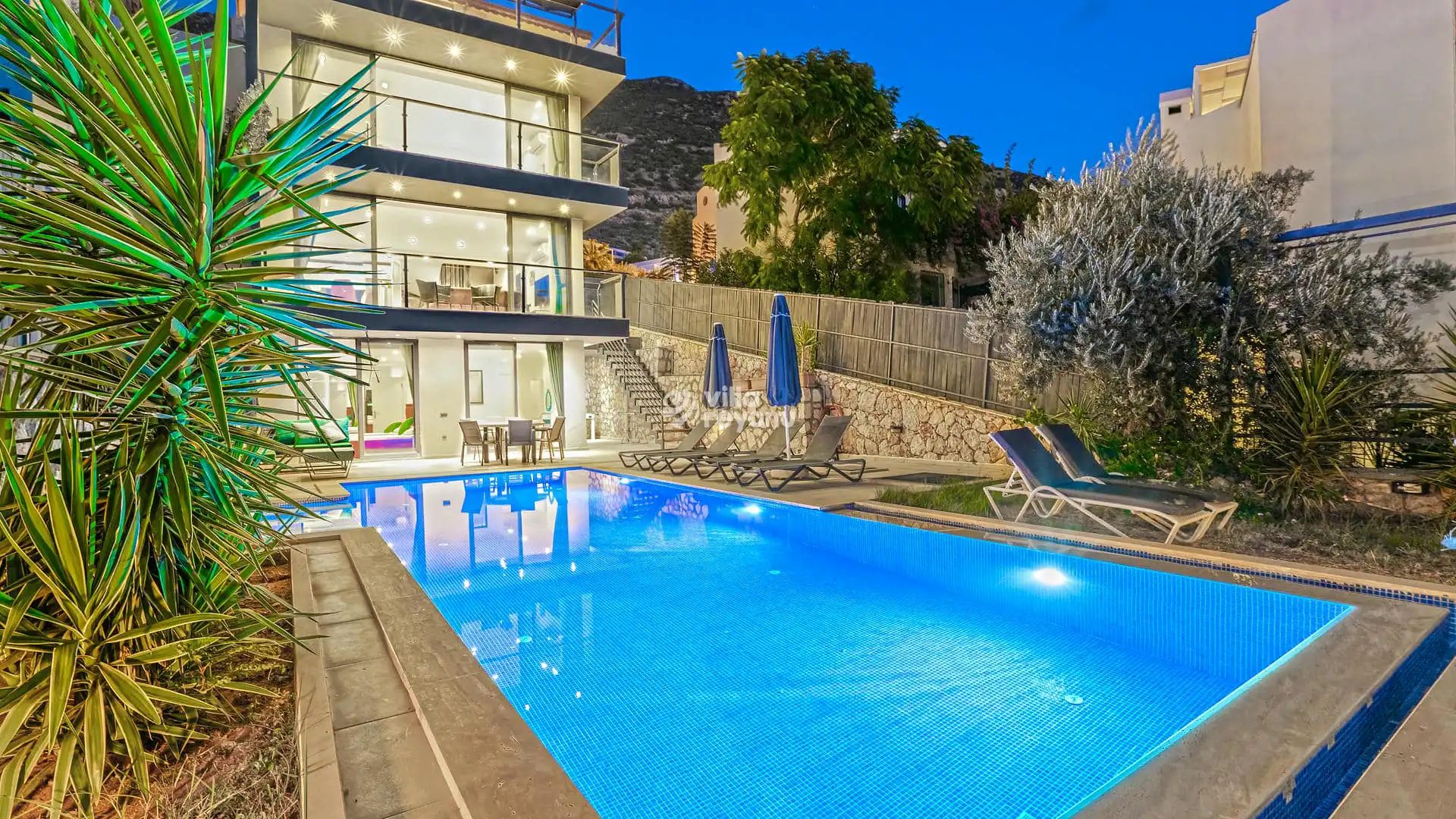 riviera-15_270.jpg