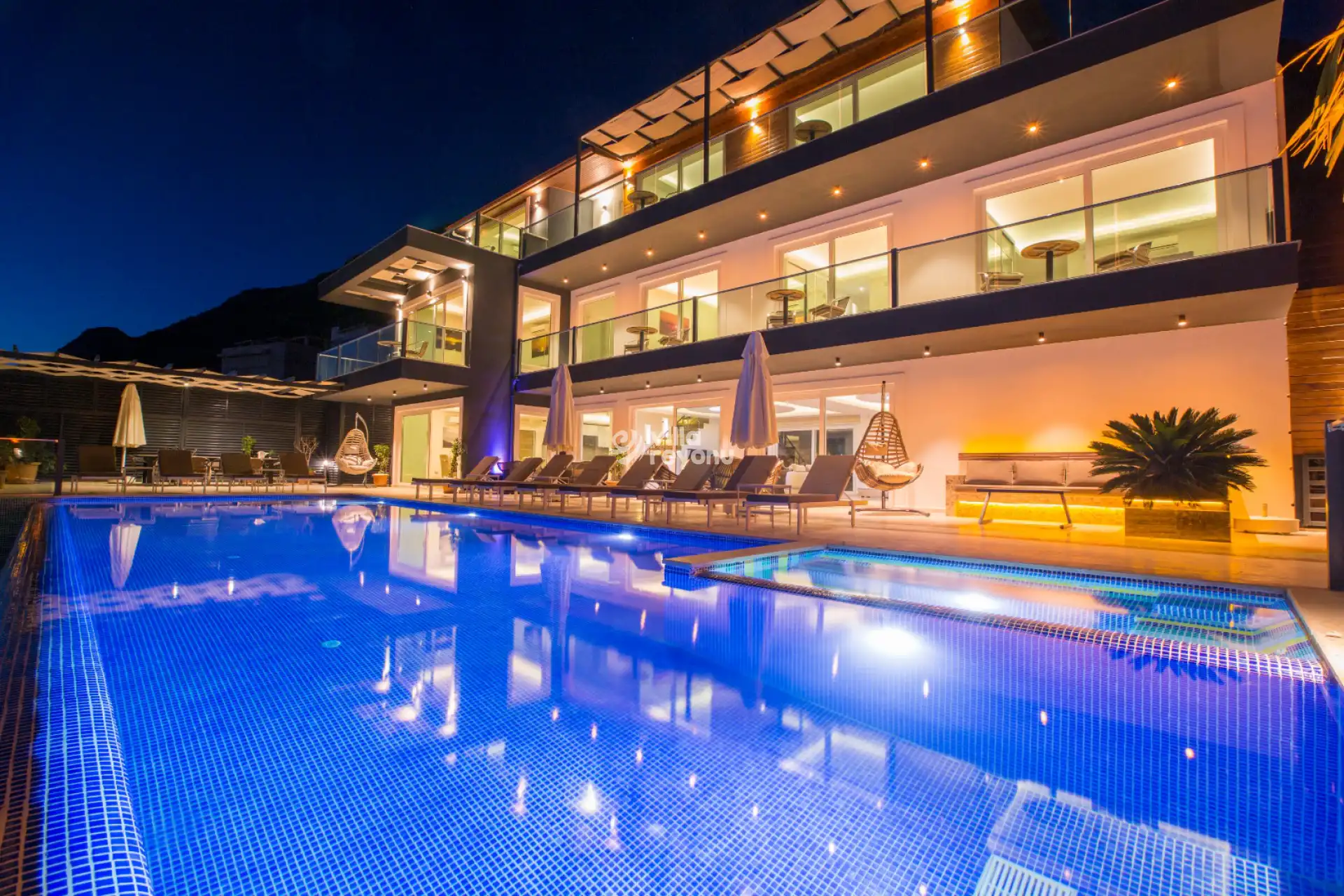 villa-montana-luxury-villa-rental-kalkan-4_382_81.jpg