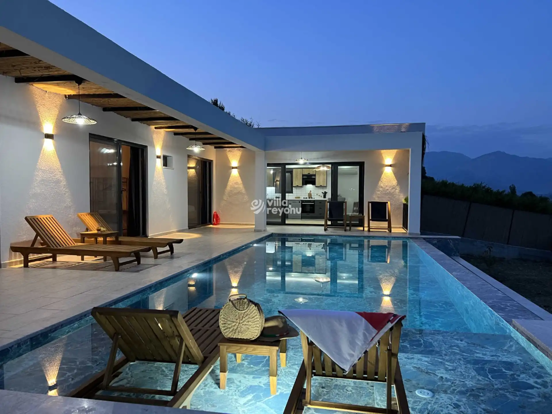 villa-village-house-118_924.jpg