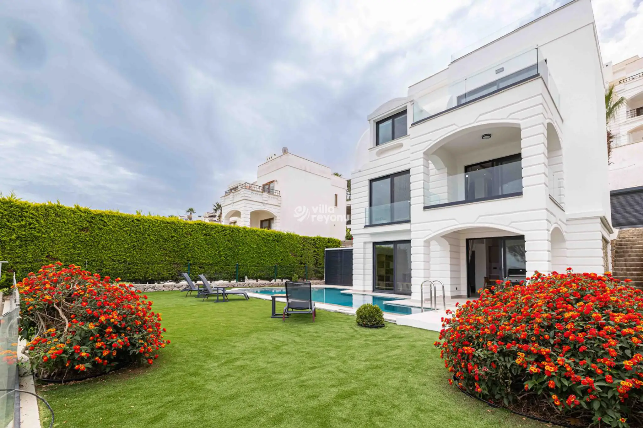 Villa Velarion