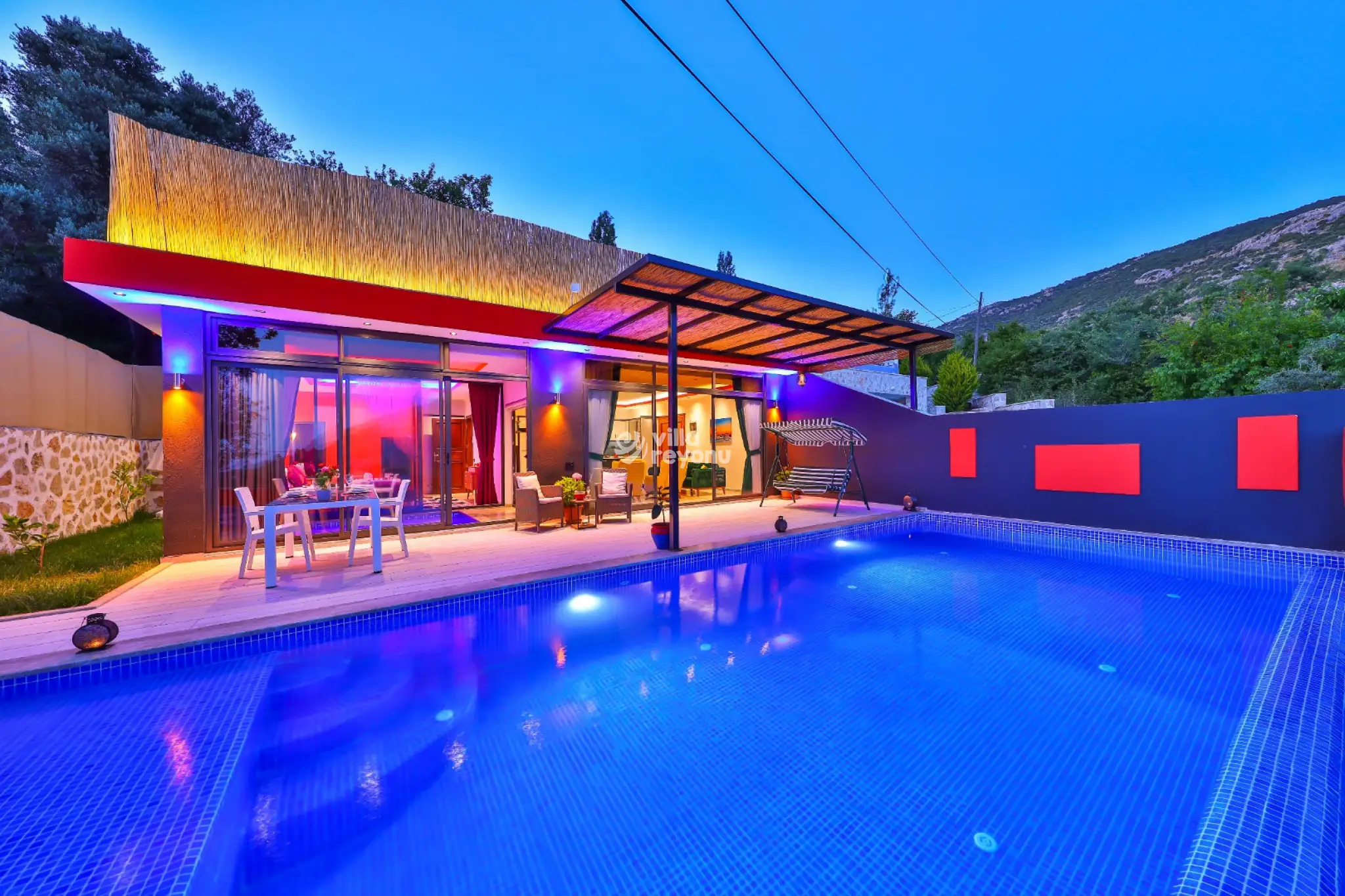 Kalkan'da Haftalık Kiralık Muhafazakar Balayı Villası