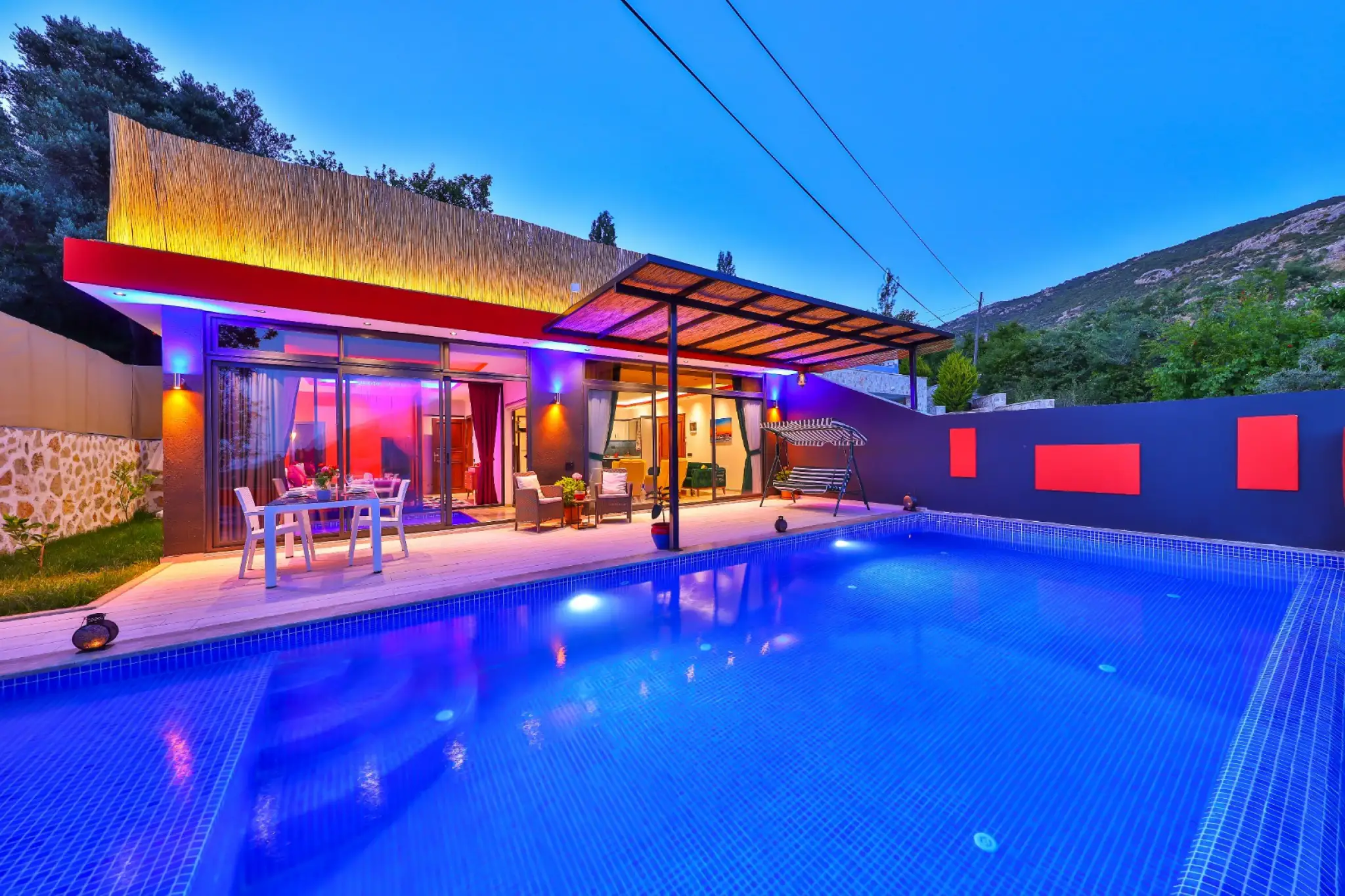 Kalkan'da Haftalık Kiralık Muhafazakar Balayı Villası