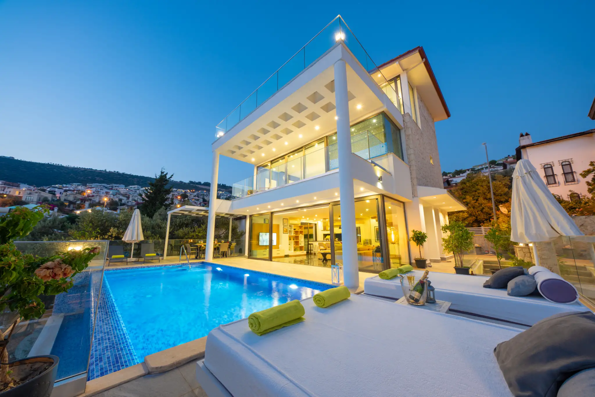 Isıtmalı Havuzlu Villa Kiralama