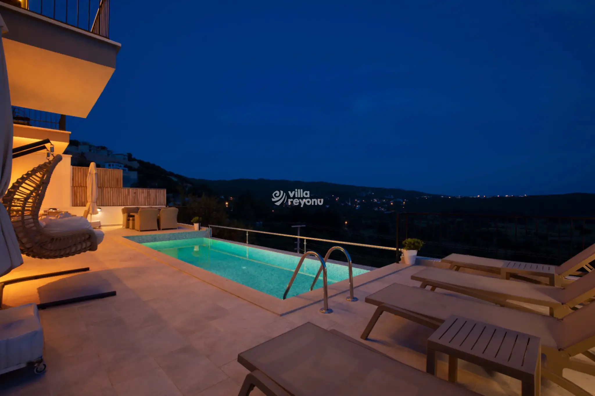 Villa Valor, Kaş Çukurbağ bölgesinde geniş ailelelere uygun 10 kişilik doğa içinde kiralık villa