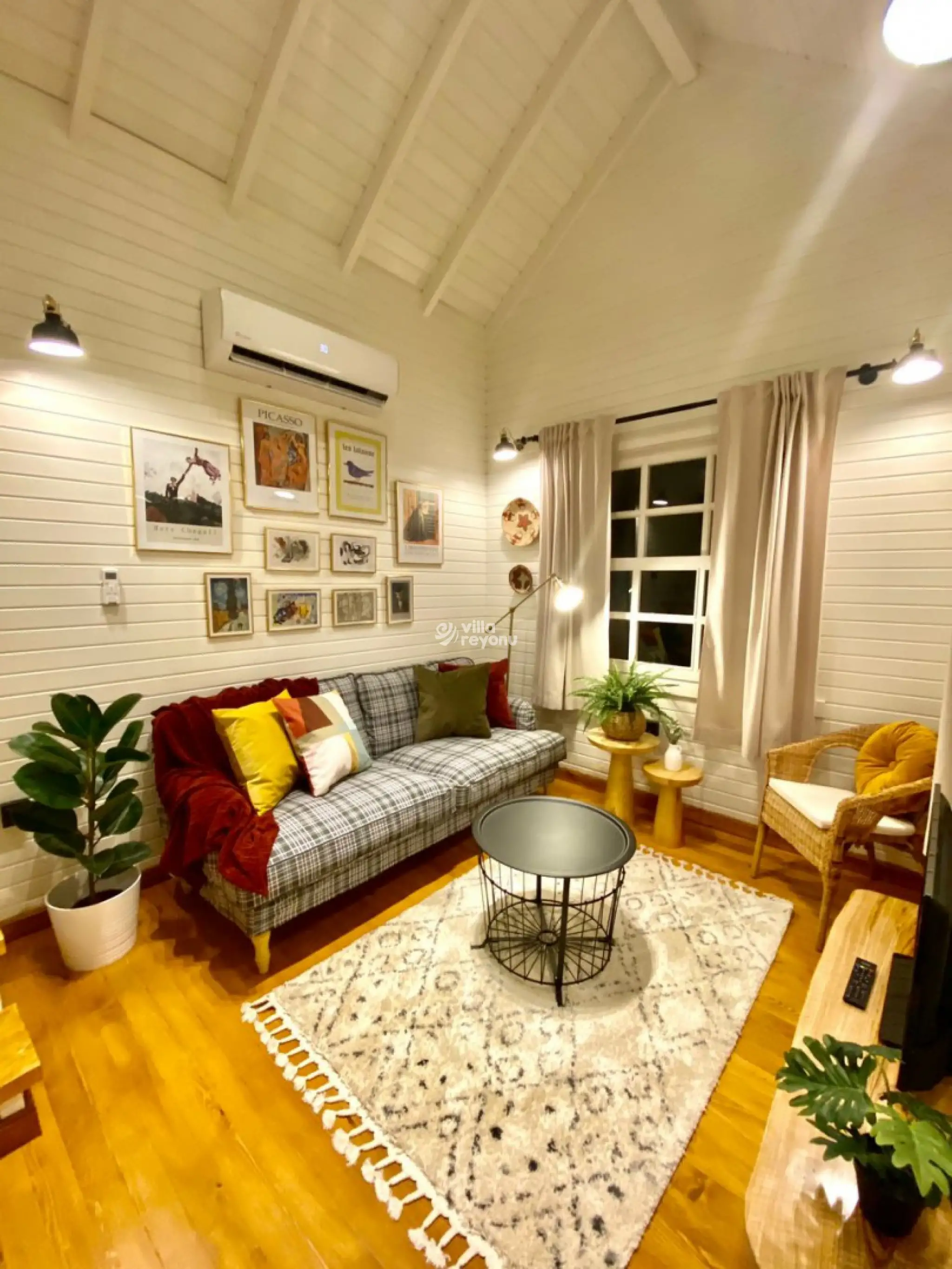 Class-Riva-House-2_724.jpeg
