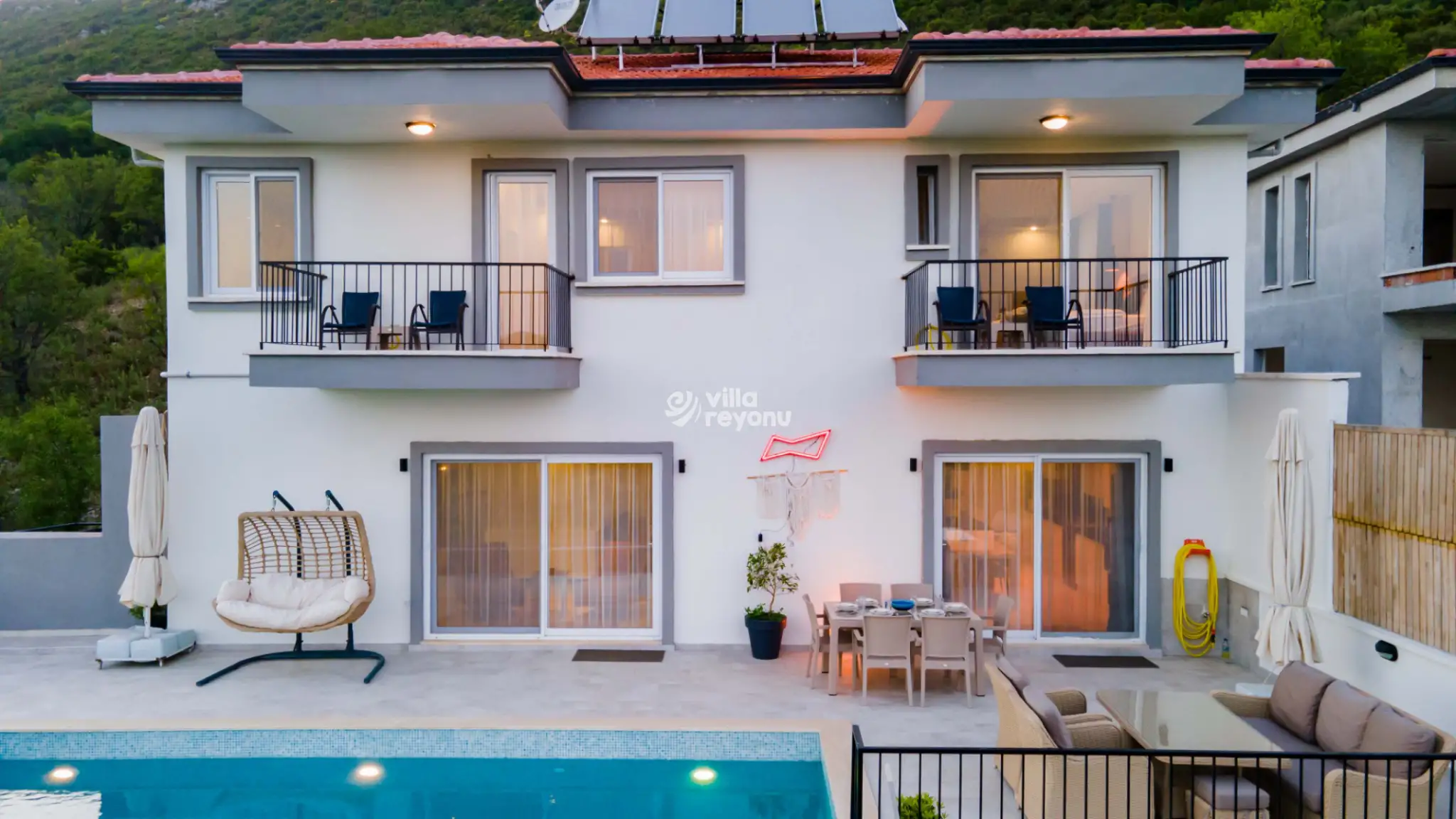 Villa Valor, Kaş Çukurbağ bölgesinde geniş ailelelere uygun 10 kişilik doğa içinde kiralık villa