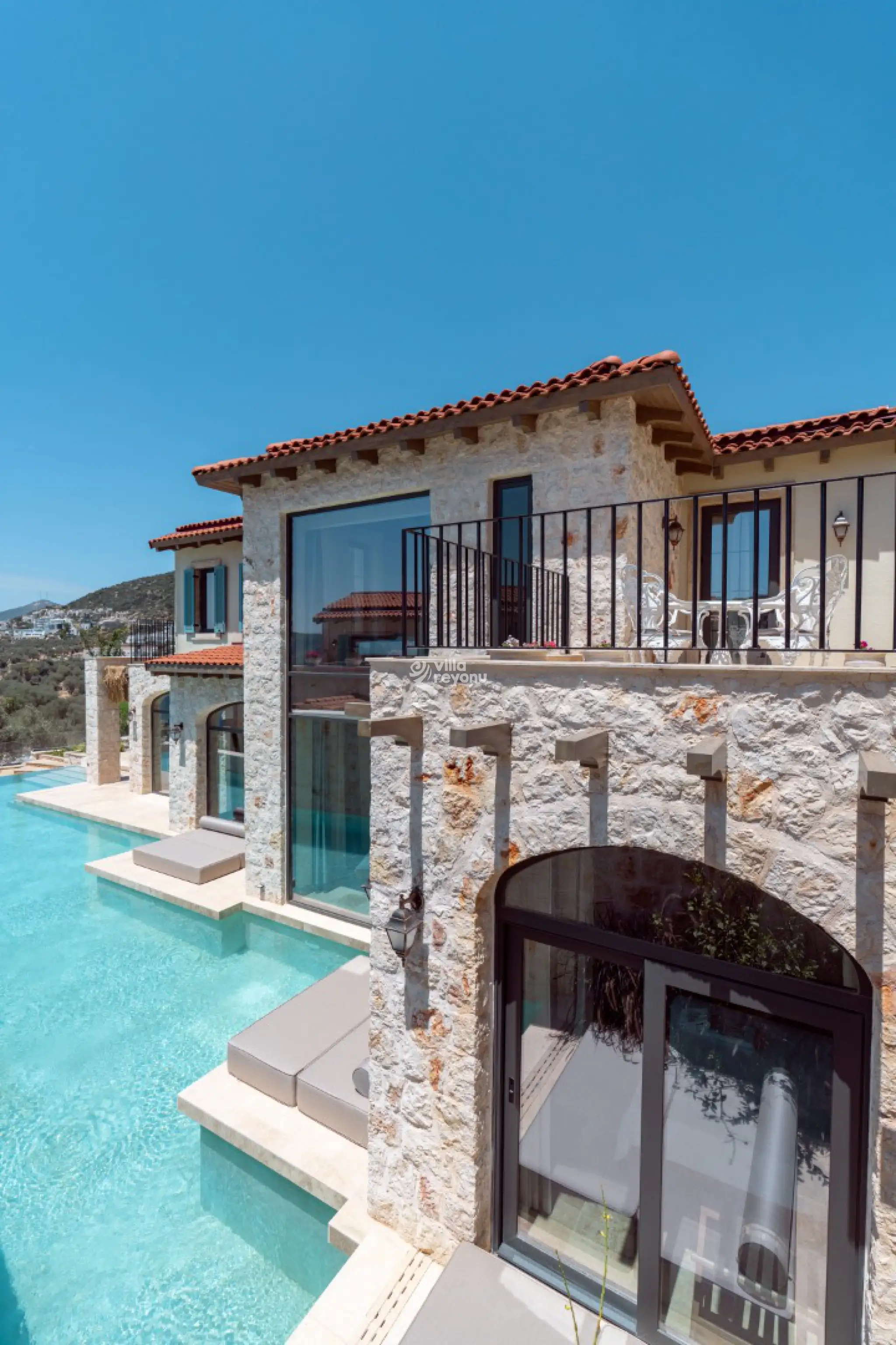 VİLLA LUXERA 3, Kalkan Kızıltaş bölgesinde merkezi konumda deniz manzaralı 10 kişilik kiralık villa 