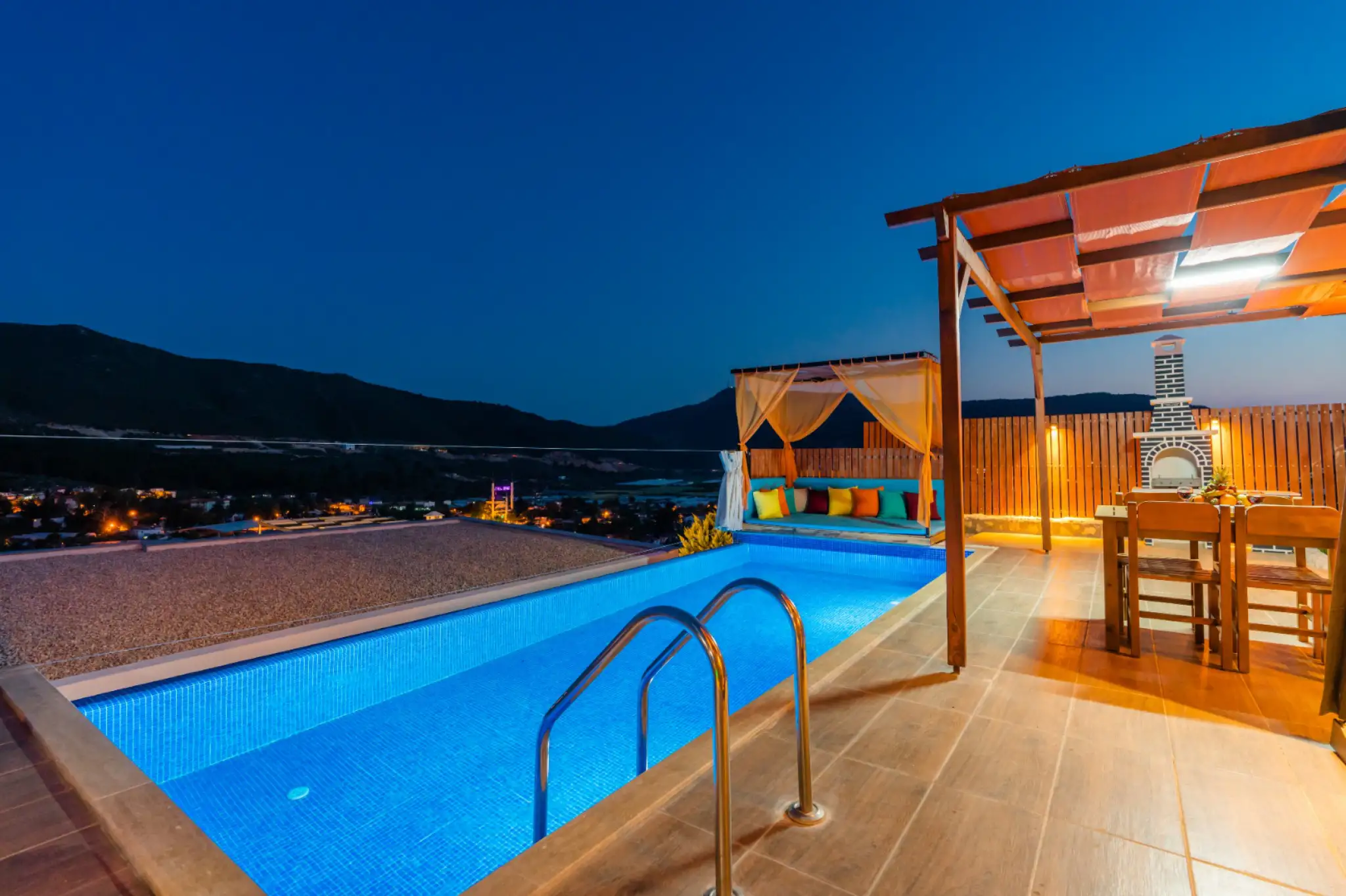 Villa Reva 2, Kalkan Yeşilköy bölgesinde jakuzili kiralık balayı villası