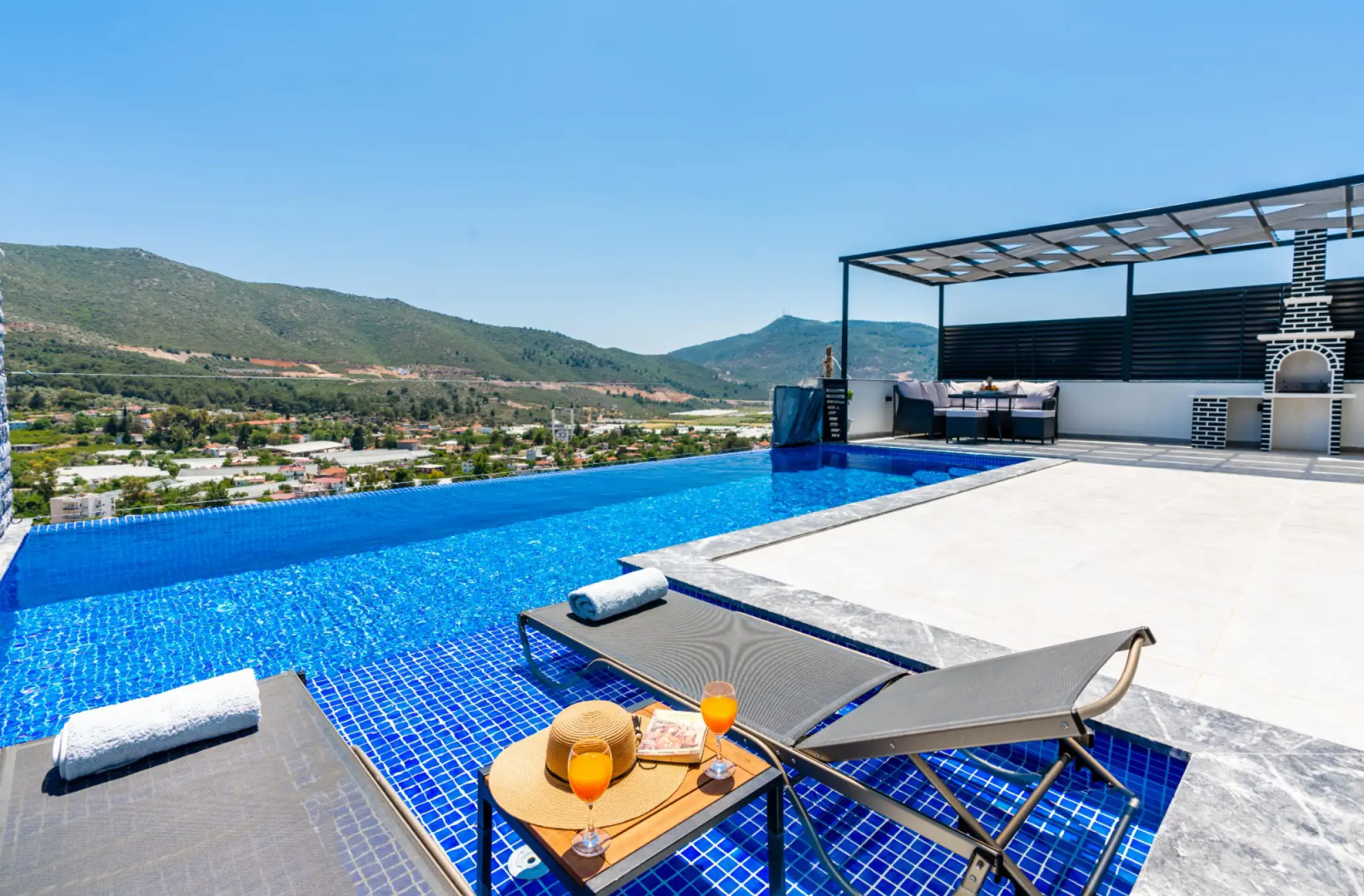 Villa Reya, Kalkan Yeşilköy mevkiinde 2 kişilik kiralık jakuzili saunalı balayı villası