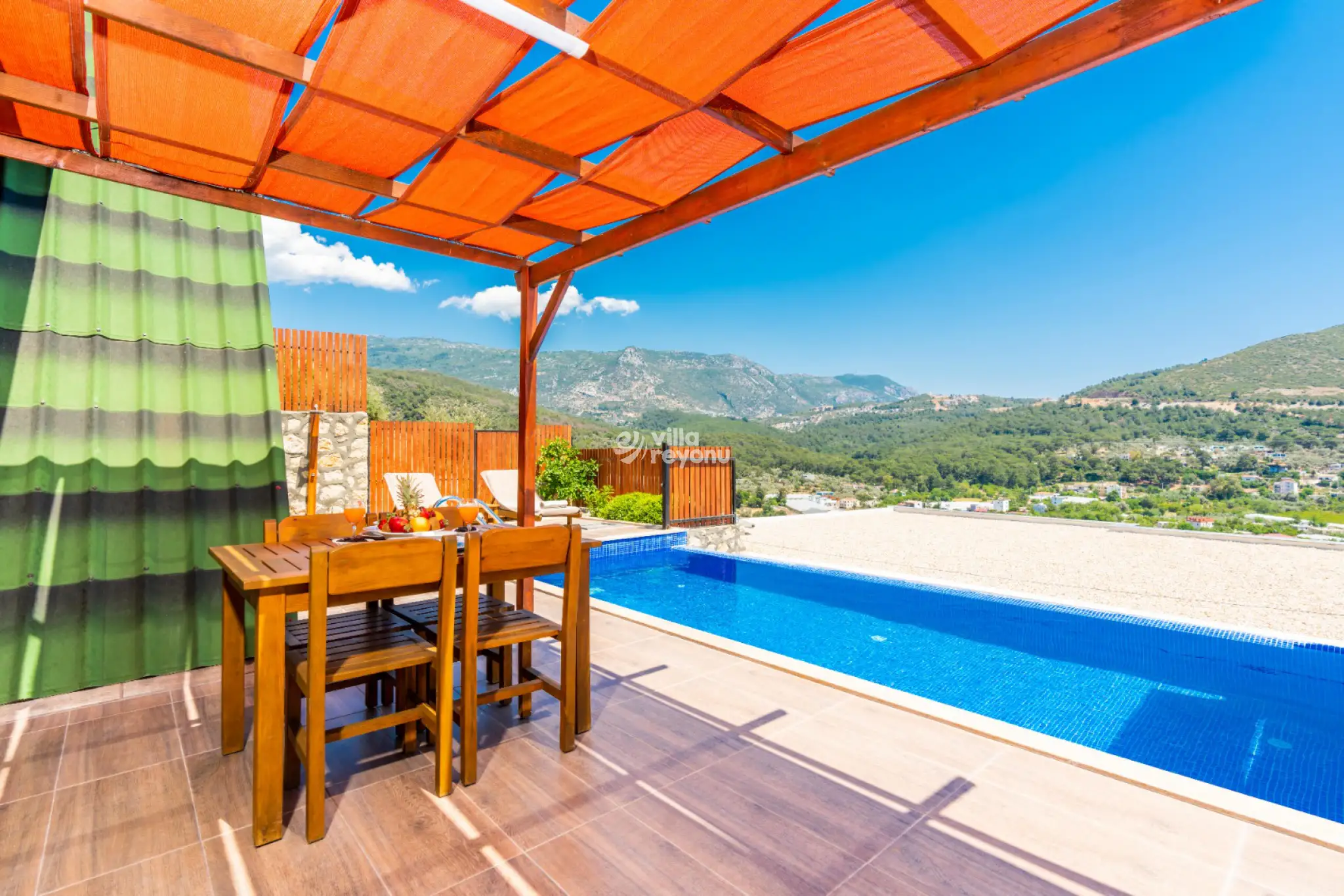 Villa Reva 2, Kalkan Yeşilköy bölgesinde jakuzili kiralık balayı villası