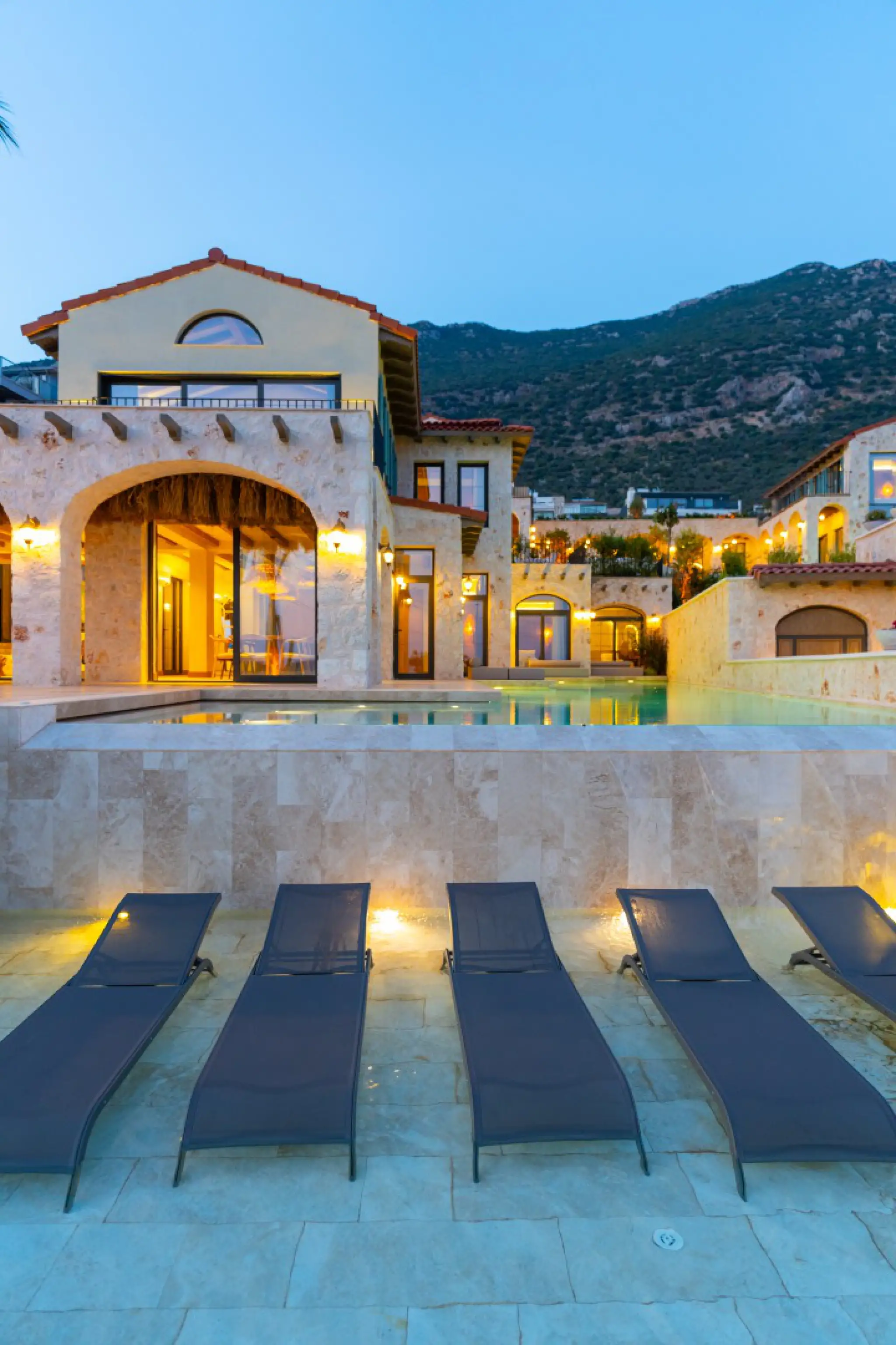 VİLLA LUXERA 3, Kalkan Kızıltaş bölgesinde merkezi konumda deniz manzaralı 10 kişilik kiralık villa 