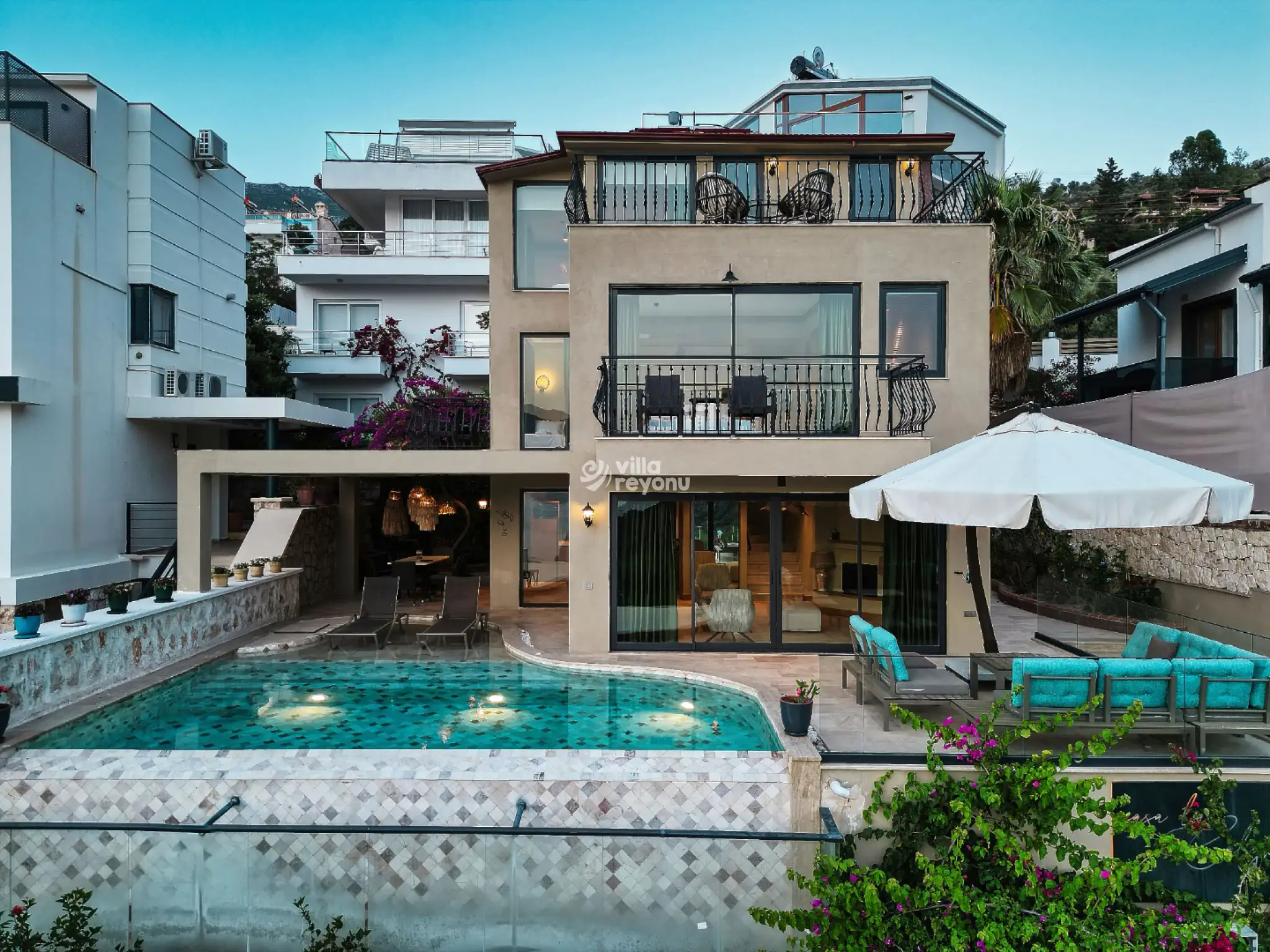 VİLLA LUXERA 4, Kalkan Kızıltaş bölgesinde merkezi konumda deniz manzaralı 6 kişilik kiralık villa 