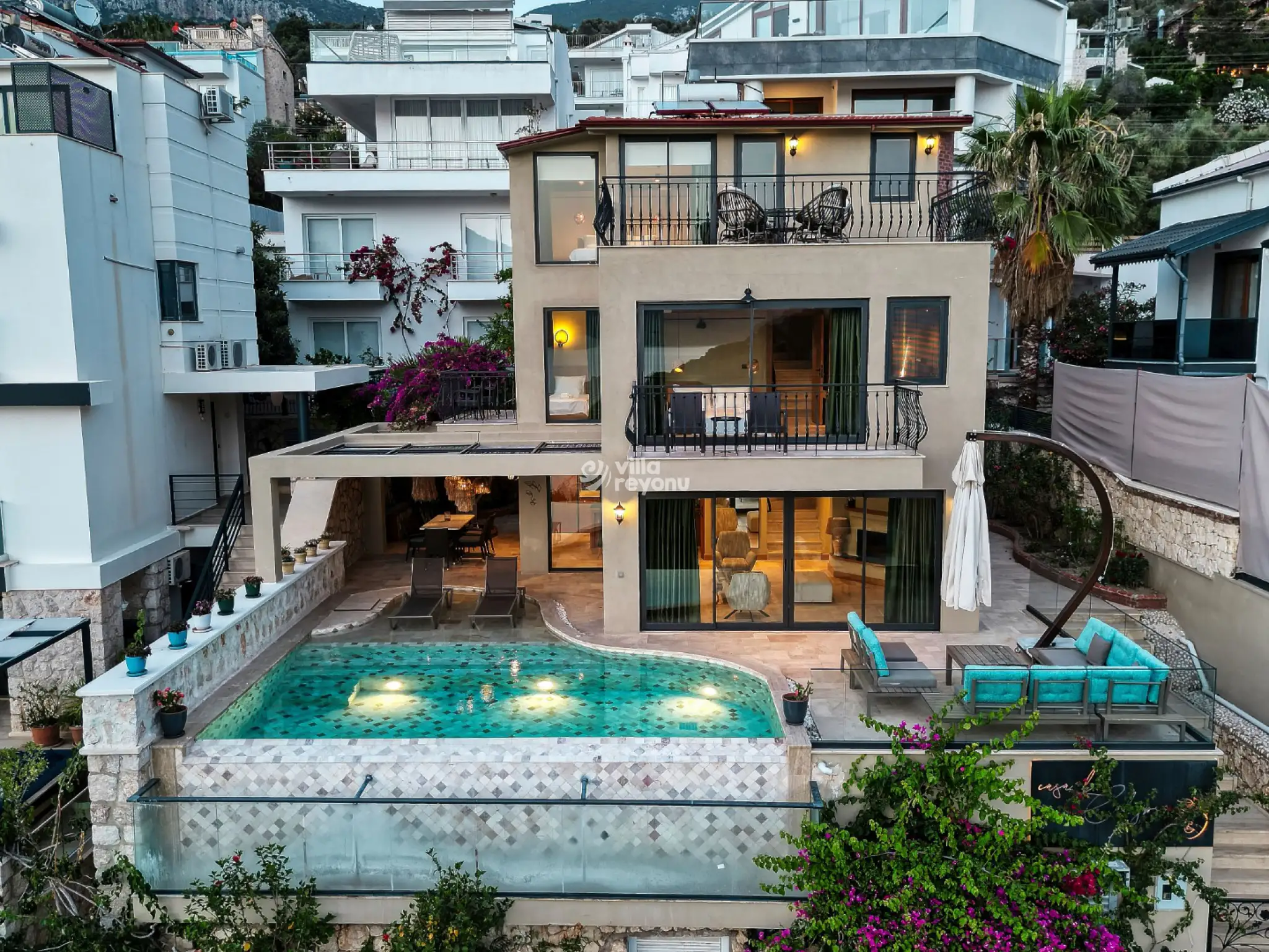 VİLLA LUXERA 4, Kalkan Kızıltaş bölgesinde merkezi konumda deniz manzaralı 6 kişilik kiralık villa 