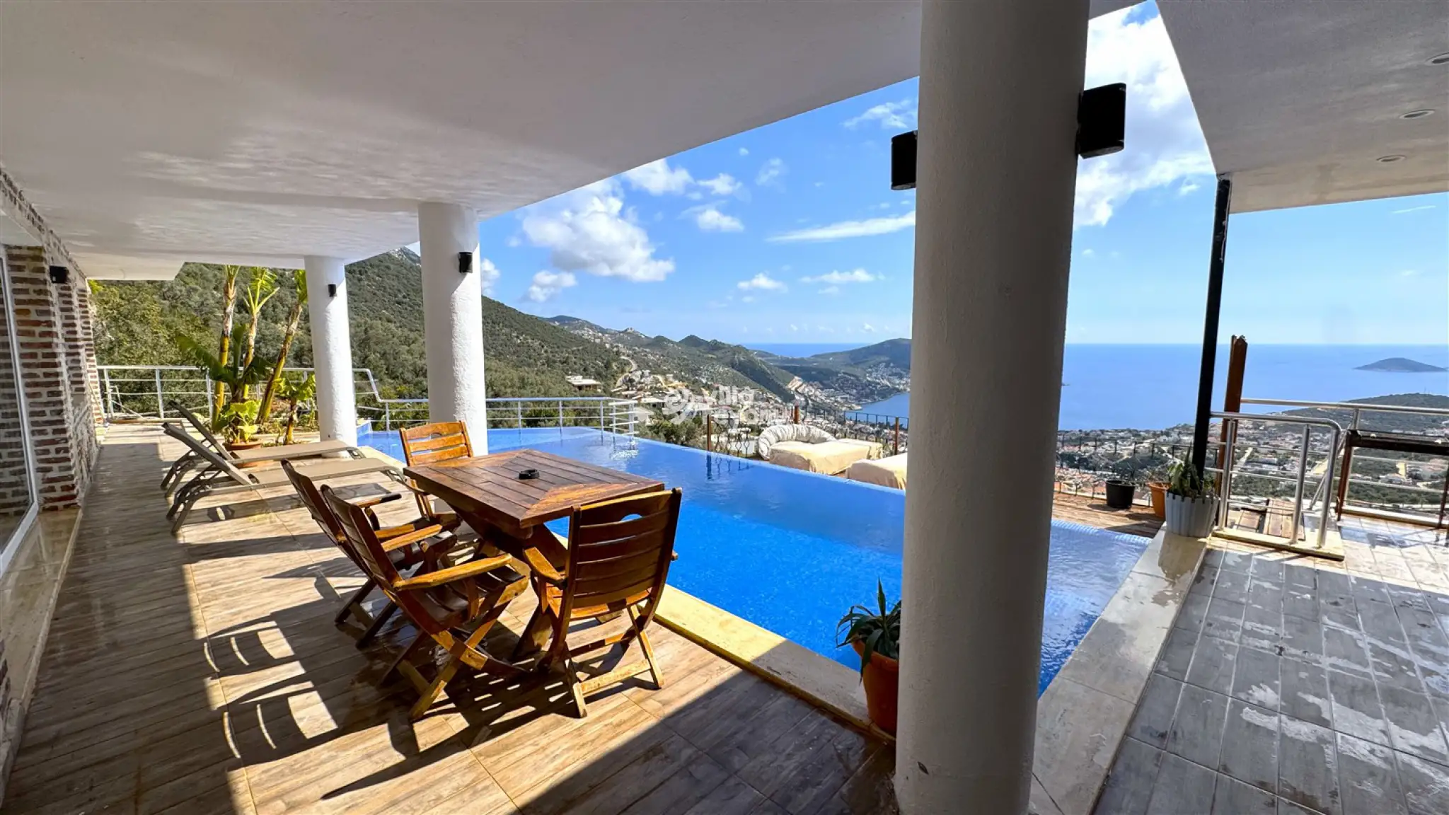 Villa Lysandra 2, Kalkan Akbel bölgesinde 6 kişilik deniz manzaralı villa