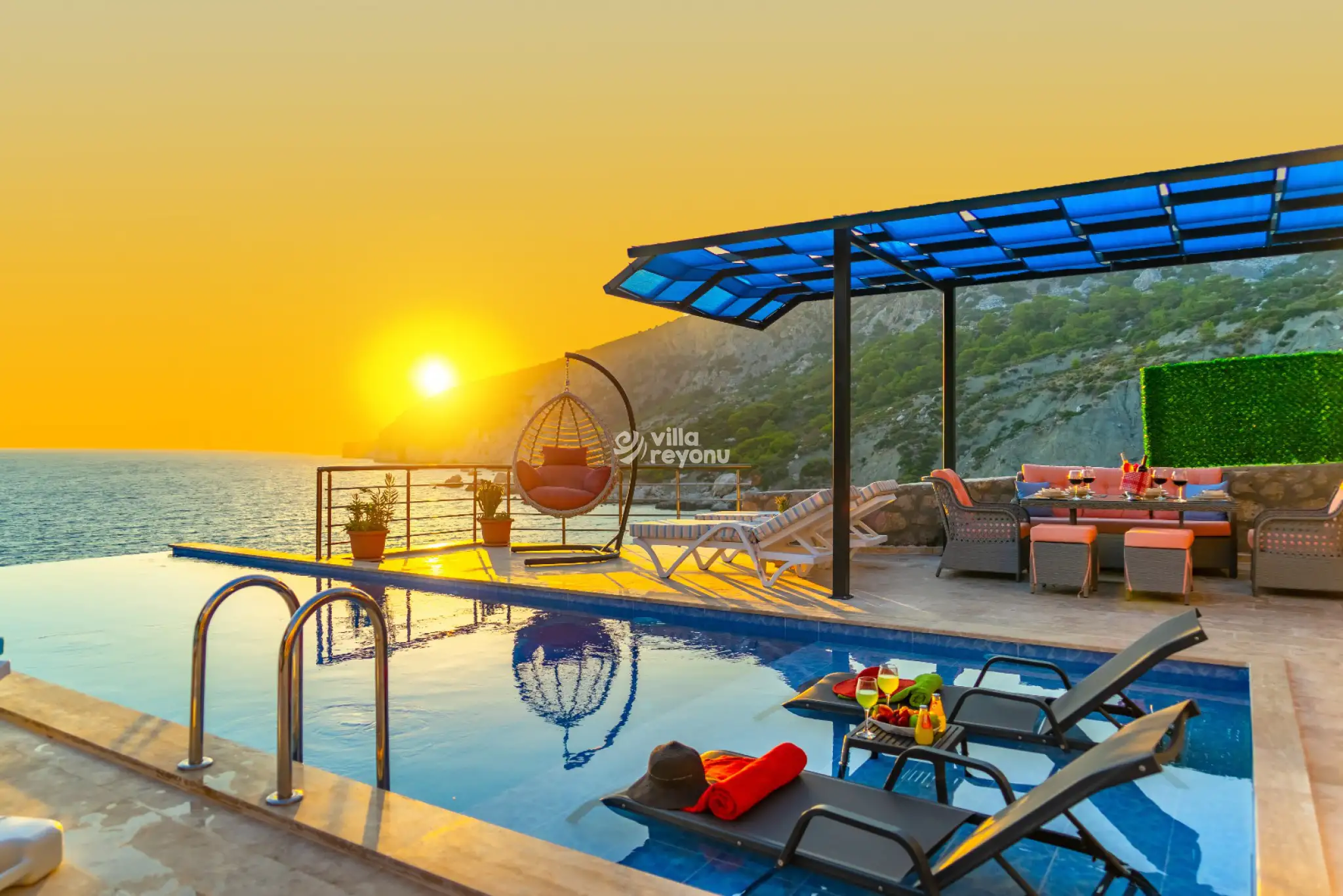 ViLLA-ADONiS_27_348.jpg