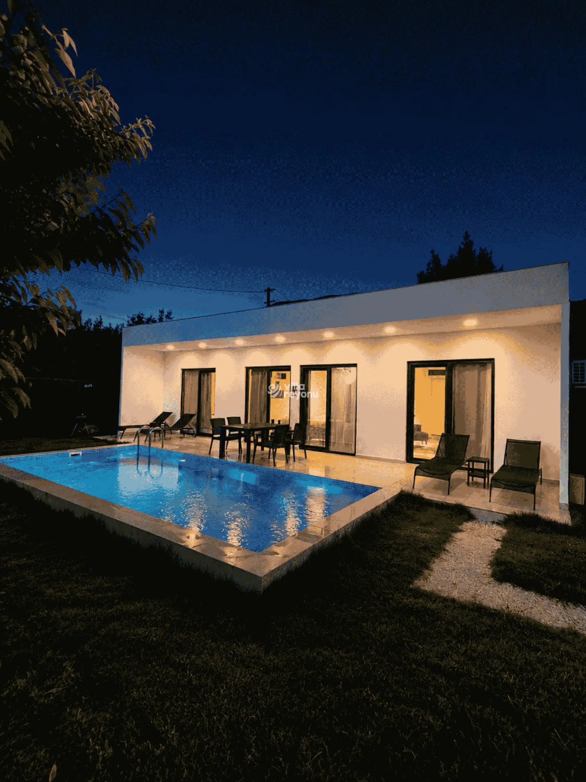ViLLA-AMON-1_734.jpg