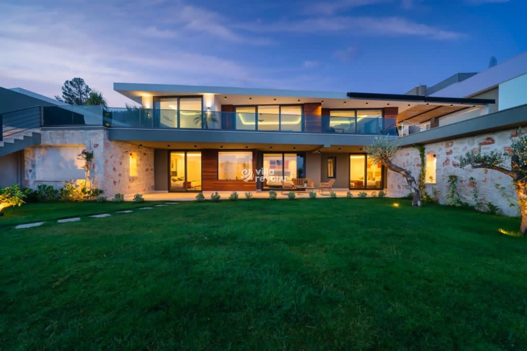 Villa-Ayse-Luks-Deniz-Manzarali-Kiralik-Villalar-Villaciniz-19_91_722.jpeg
