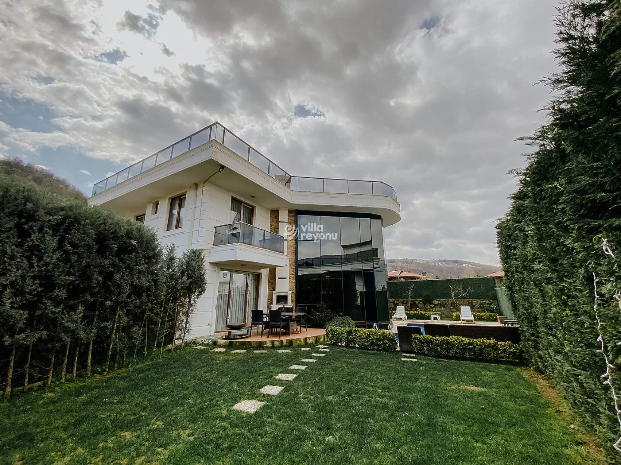 Villa-Calm-in-36_880.jpg