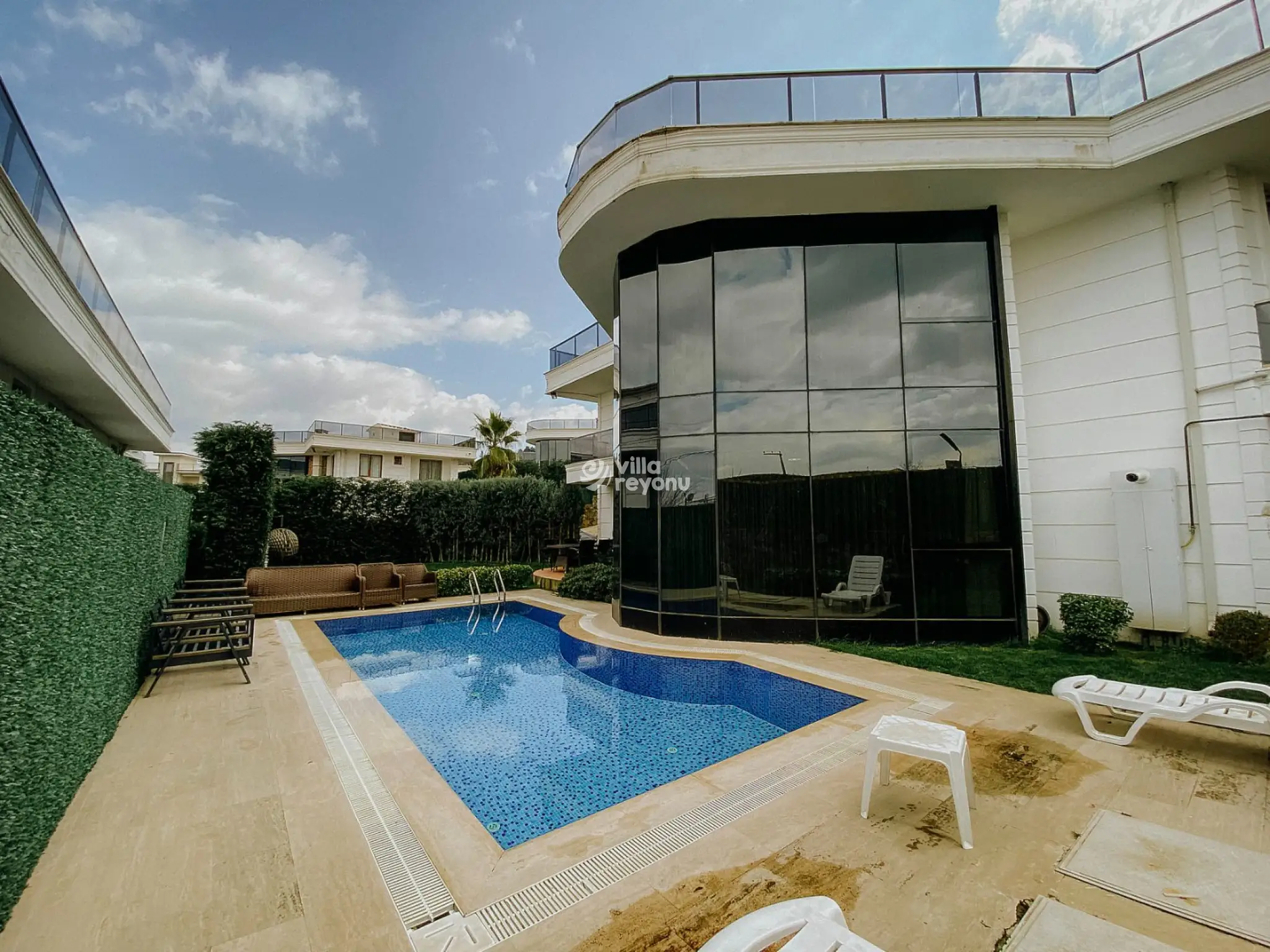 Villa-Calm-in-37_804.jpg