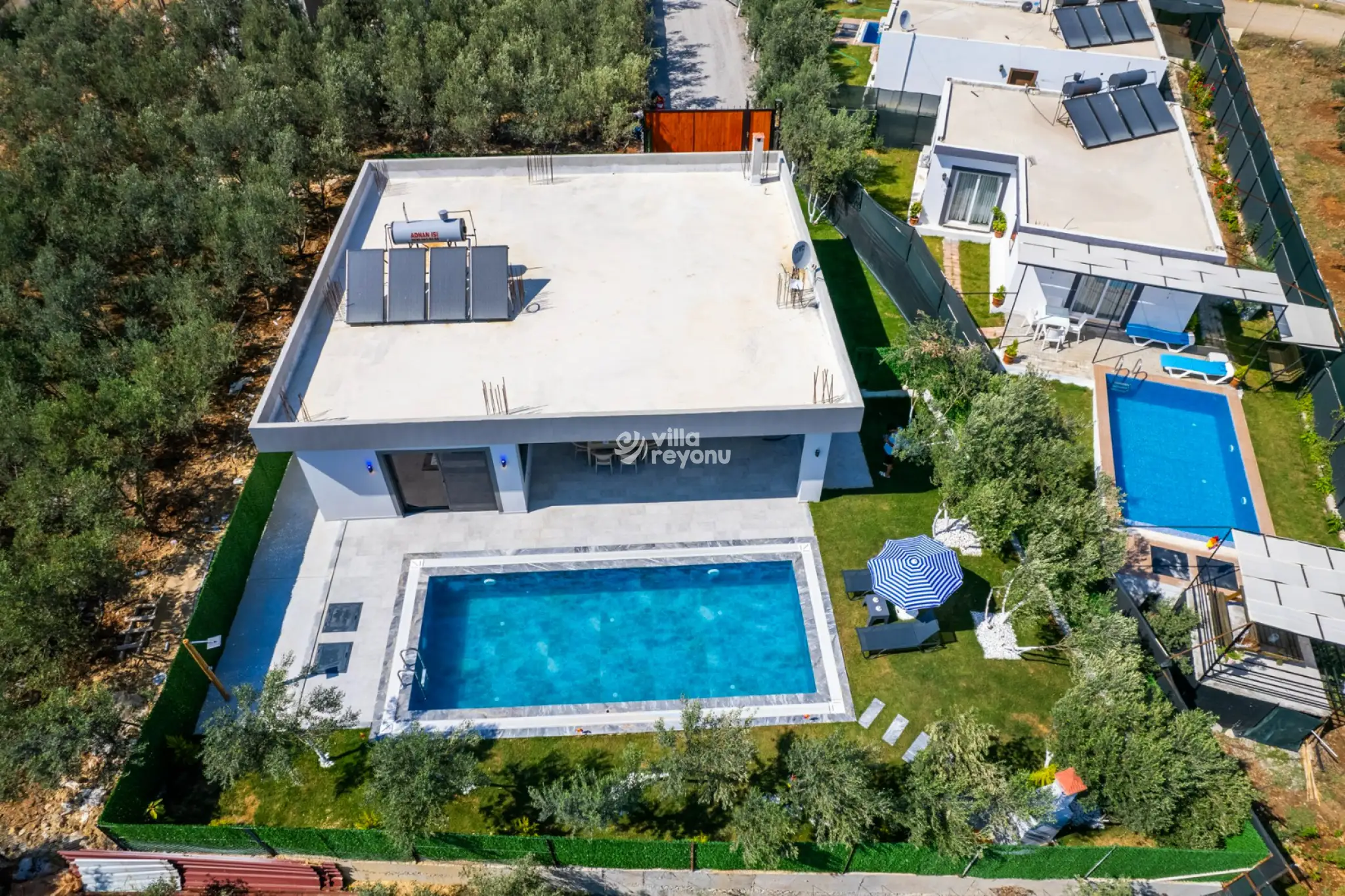 Villa-Gardenya-1_749.jpg