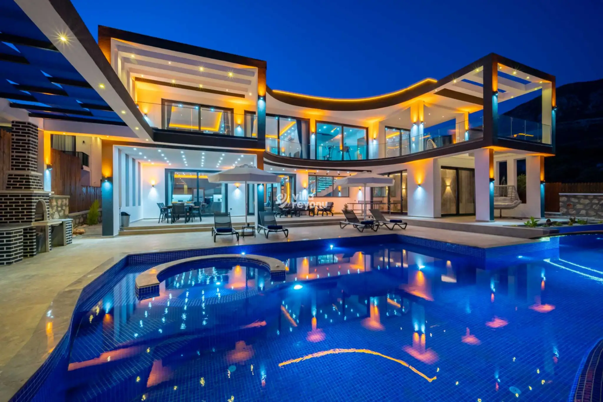 Villa-Kenan-Tatil-Location-Deniz-Manzarali-Villa-86_602.jpg