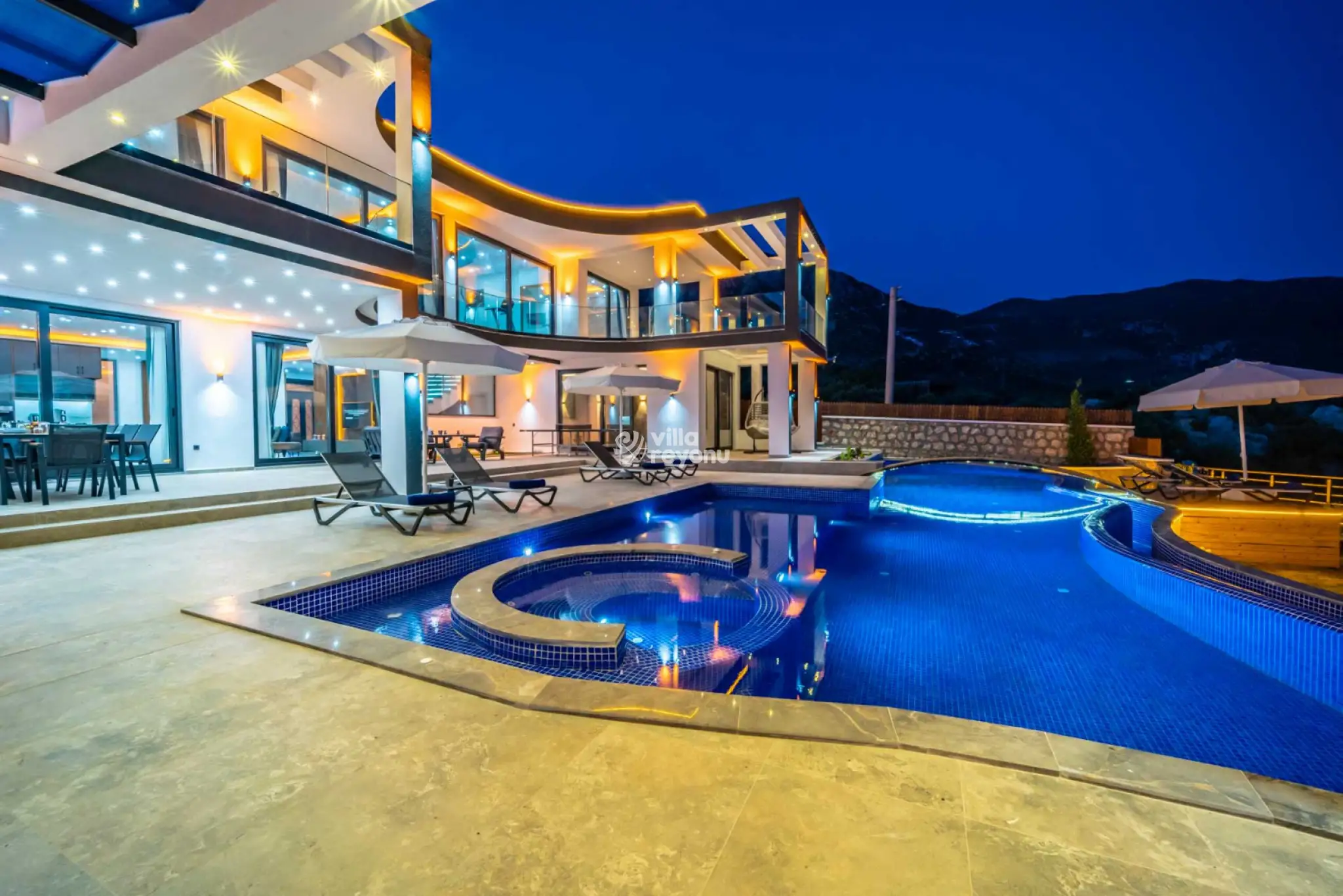 Villa-Kenan-Tatil-Location-Deniz-Manzarali-Villa-87_216.jpg