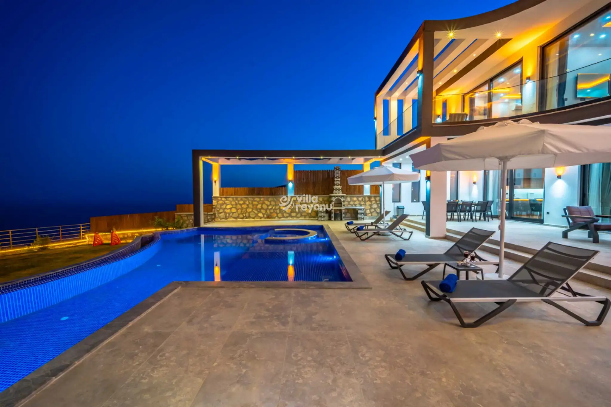 Villa-Kenan-Tatil-Location-Deniz-Manzarali-Villa-91_659.jpg