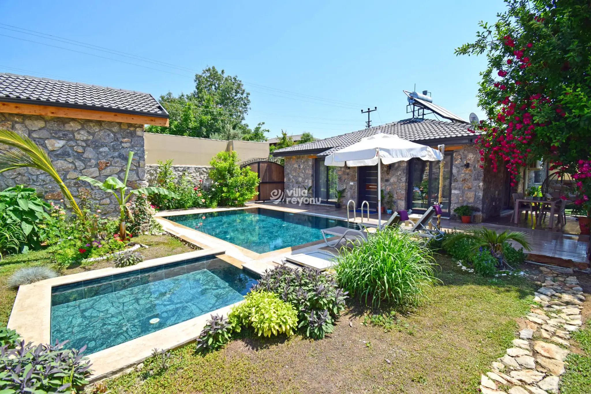 Villa-Lamia-1_455_478.jpg