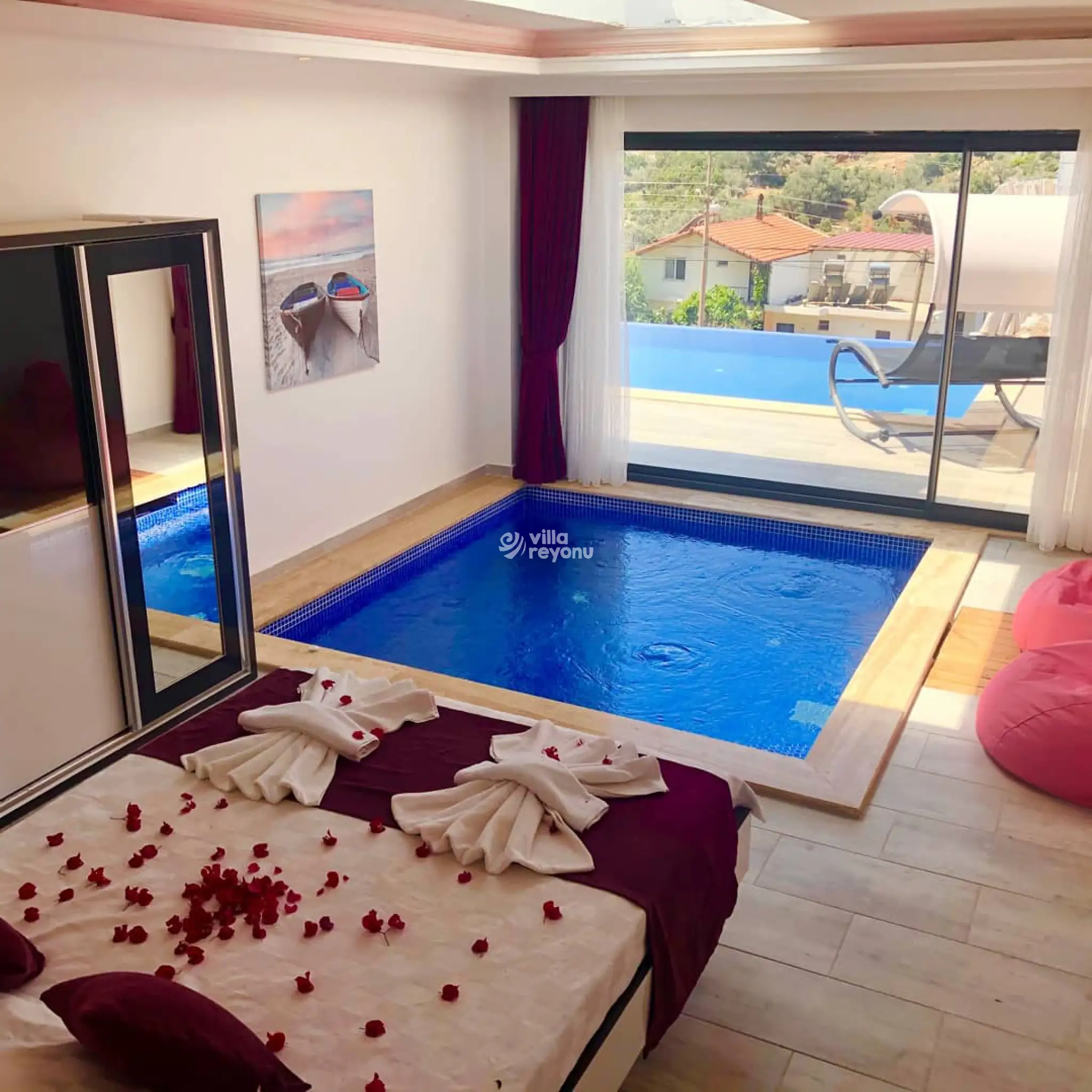 Villa Amara, Kalkan Kördere bölgesinde 2 kişilik kapalı havuzlu balayı villası