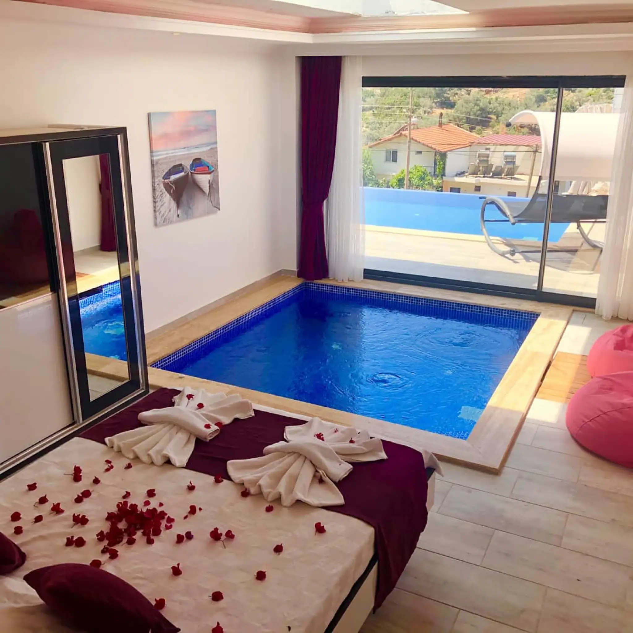 Villa Amara, Kalkan Kördere bölgesinde 2 kişilik kapalı havuzlu balayı villası