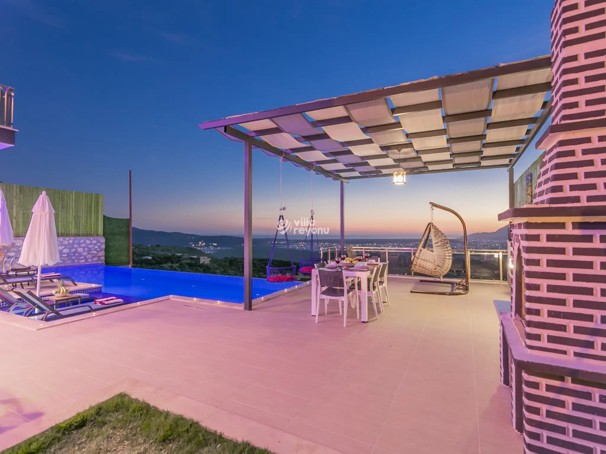 deniz-manzarali-jakuzili-muhazafakar-balayi-villa-gumus-11_351_609.jpg