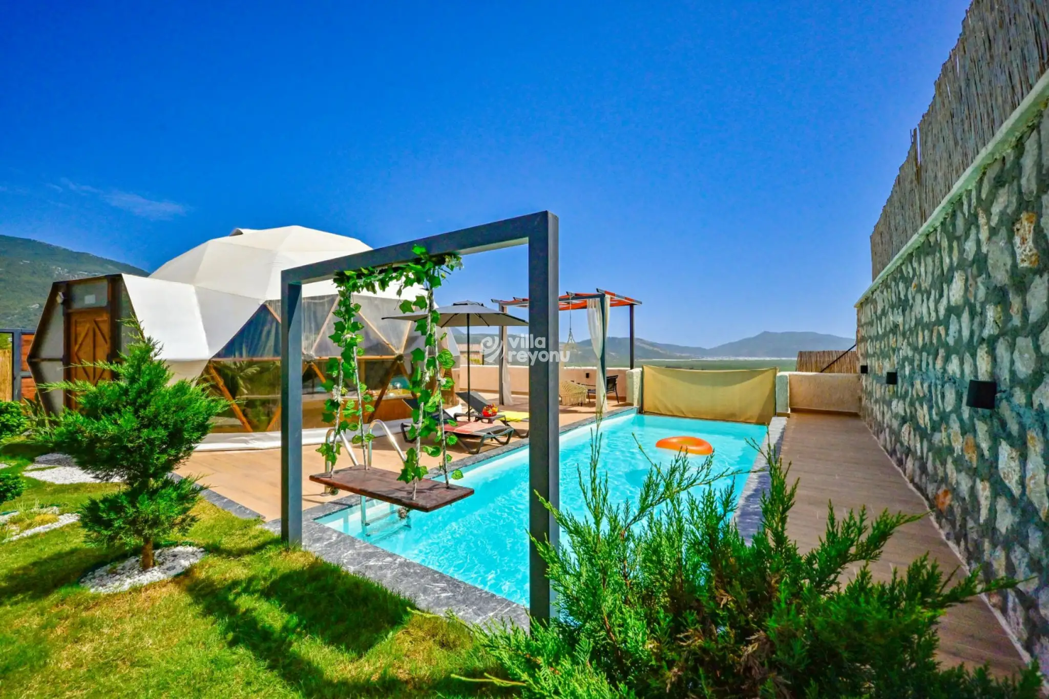 Dome Luxury 8