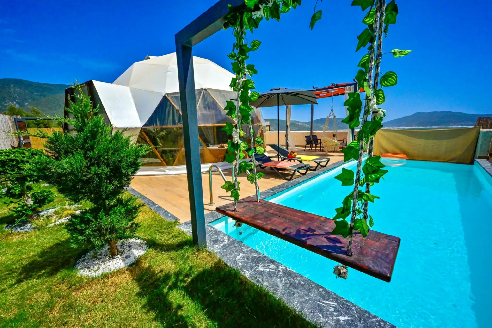 Dome Luxury 8