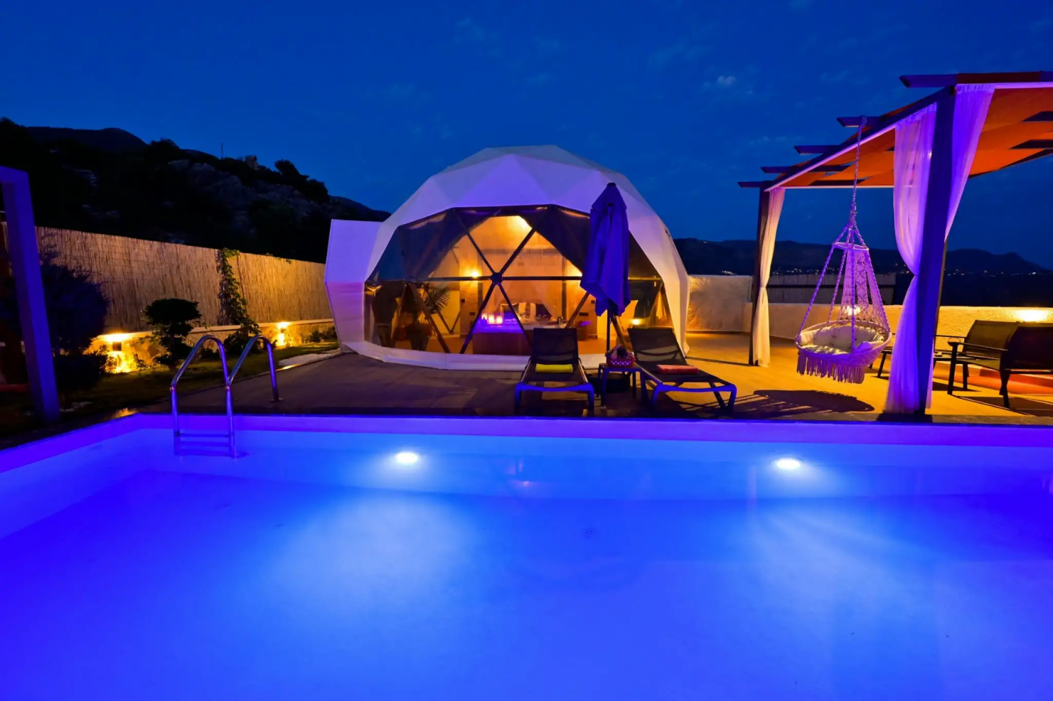 Dome Luxury 8