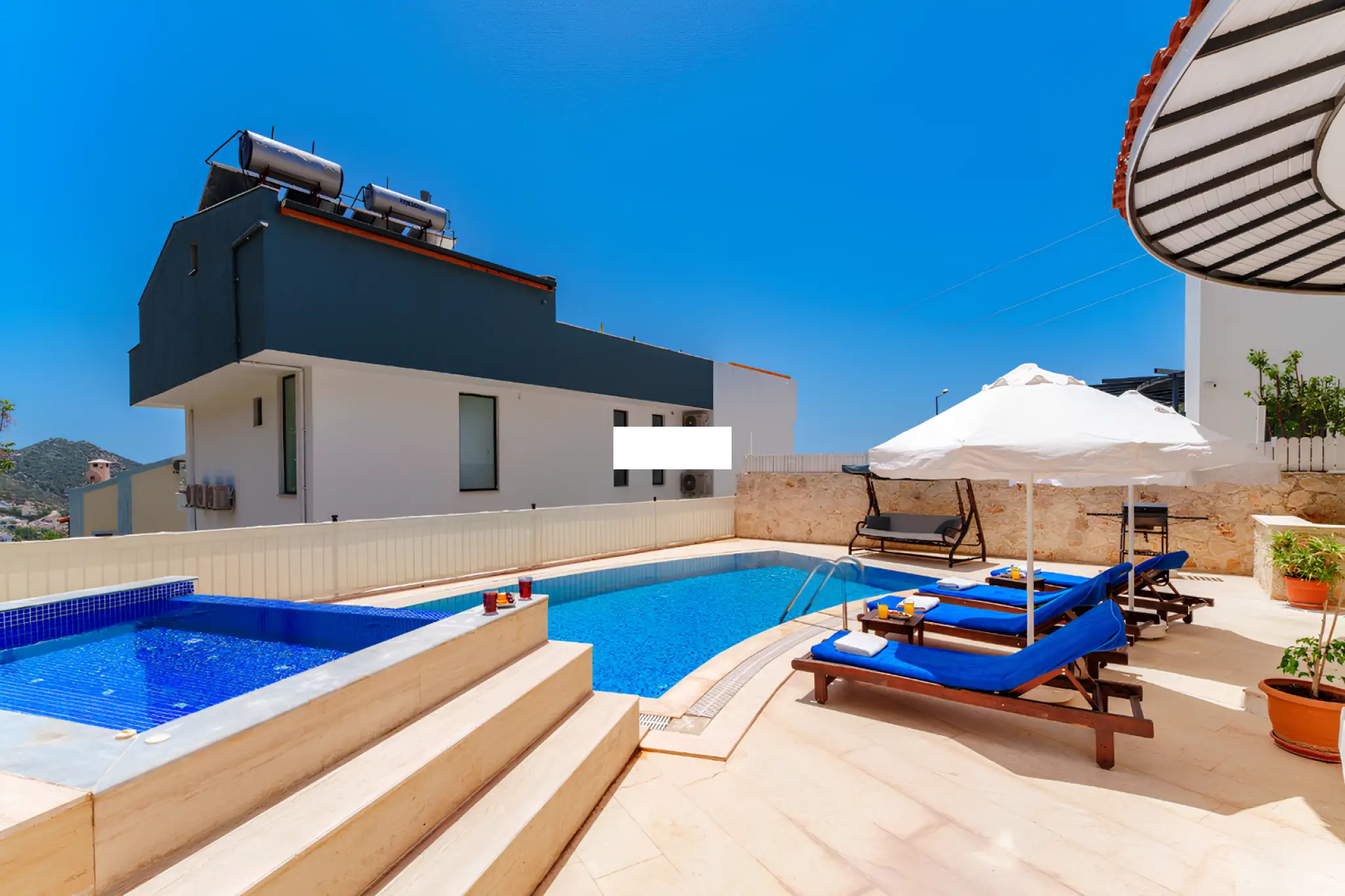 Villa Fiorenza, Kalkan Akbel mevkiinde 6 kişilik merkezi konumda kiralık villa 