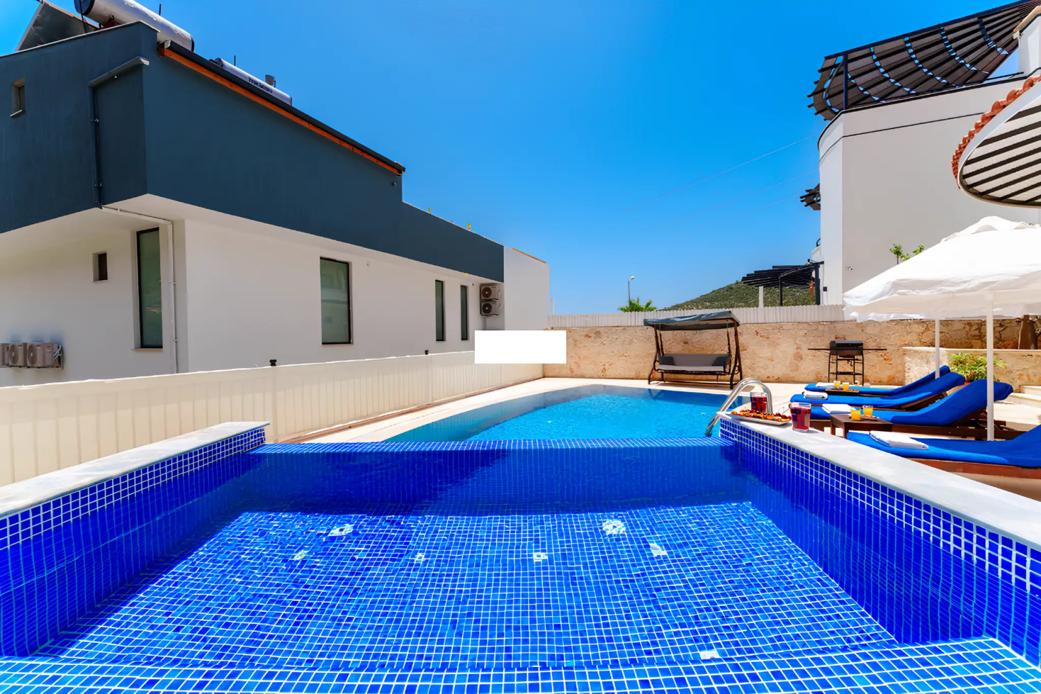 Villa Fiorenza, Kalkan Akbel mevkiinde 6 kişilik merkezi konumda kiralık villa 