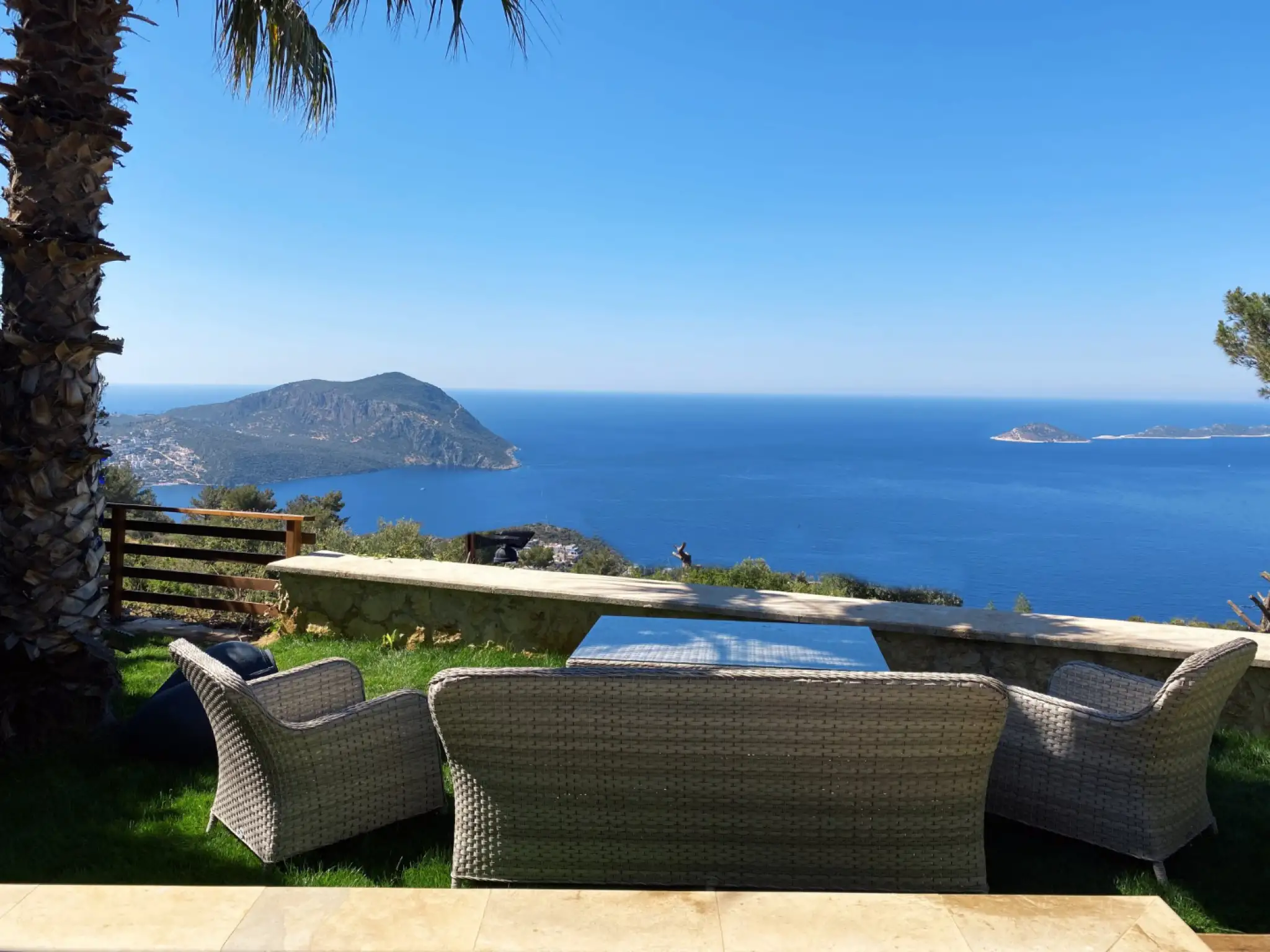 Villa Lunara, Kalkan Akbel bölgesinde 6 kişilik deniz manzaralı kiralık villa
