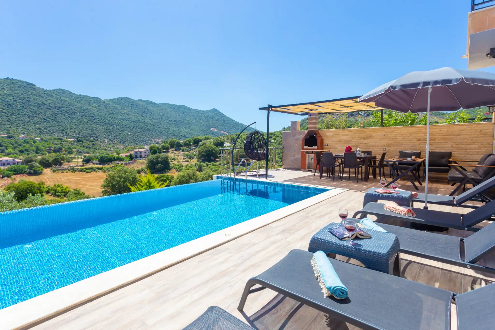 Villa Strato , Kaş Bayındır Bölgesinde doğa içinde 8 kişilik kiralık villa