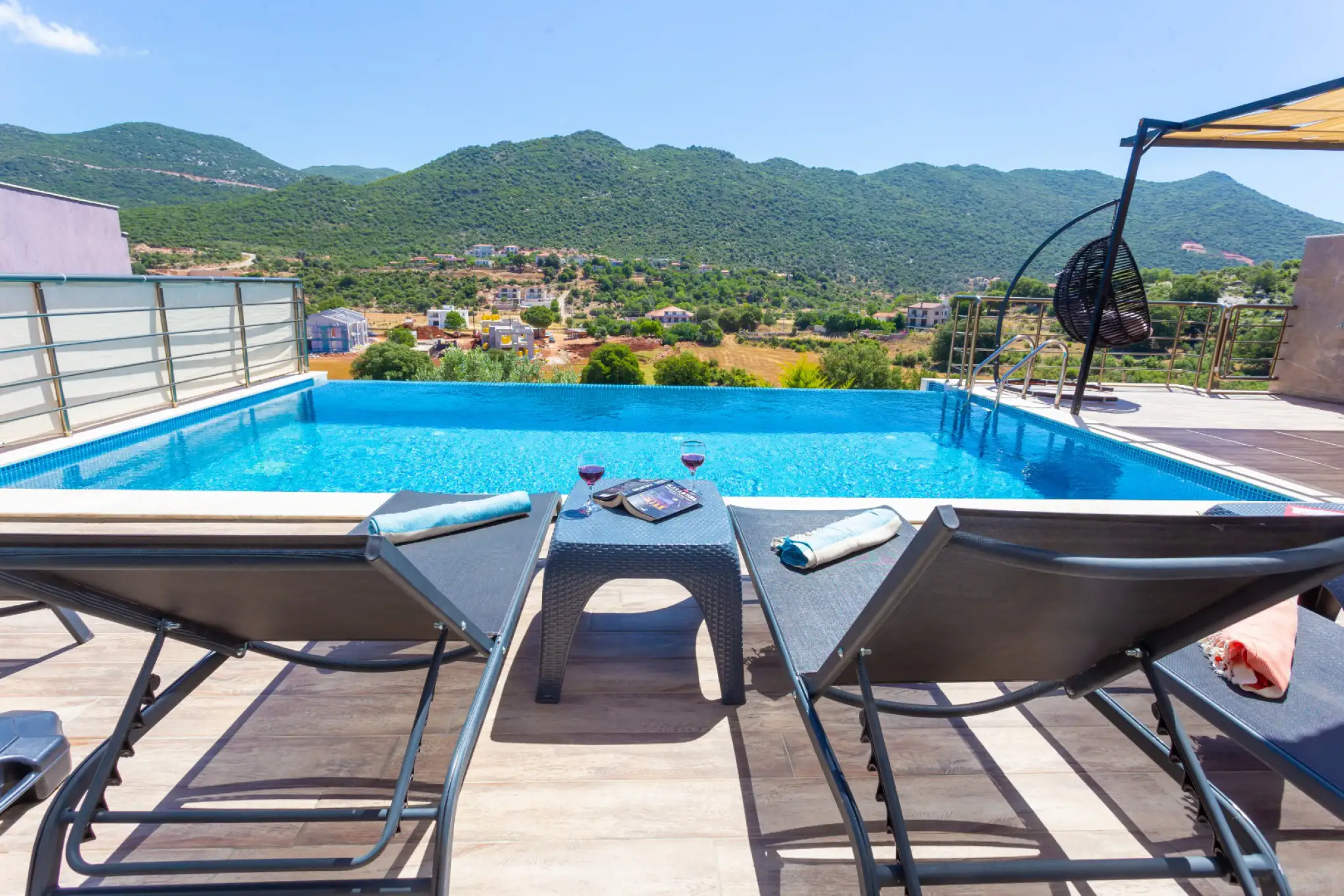Villa Strato , Kaş Bayındır Bölgesinde doğa içinde 8 kişilik kiralık villa