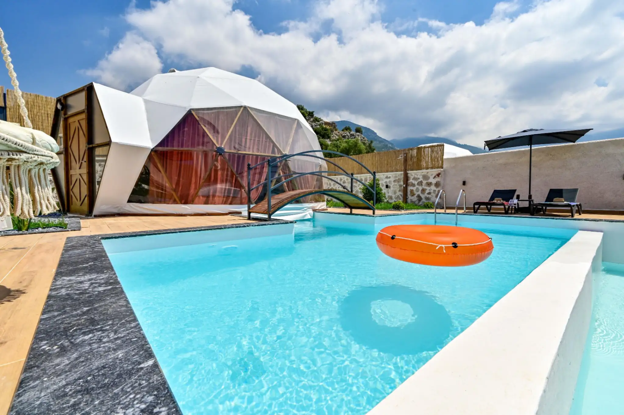 Dome Luxury 4