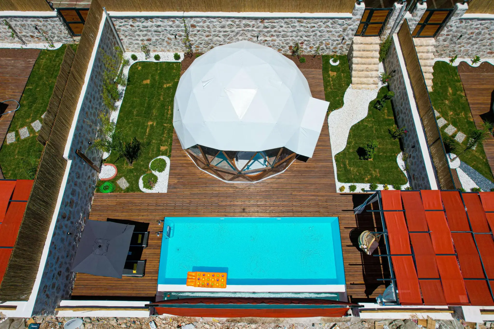 Dome Luxury 6