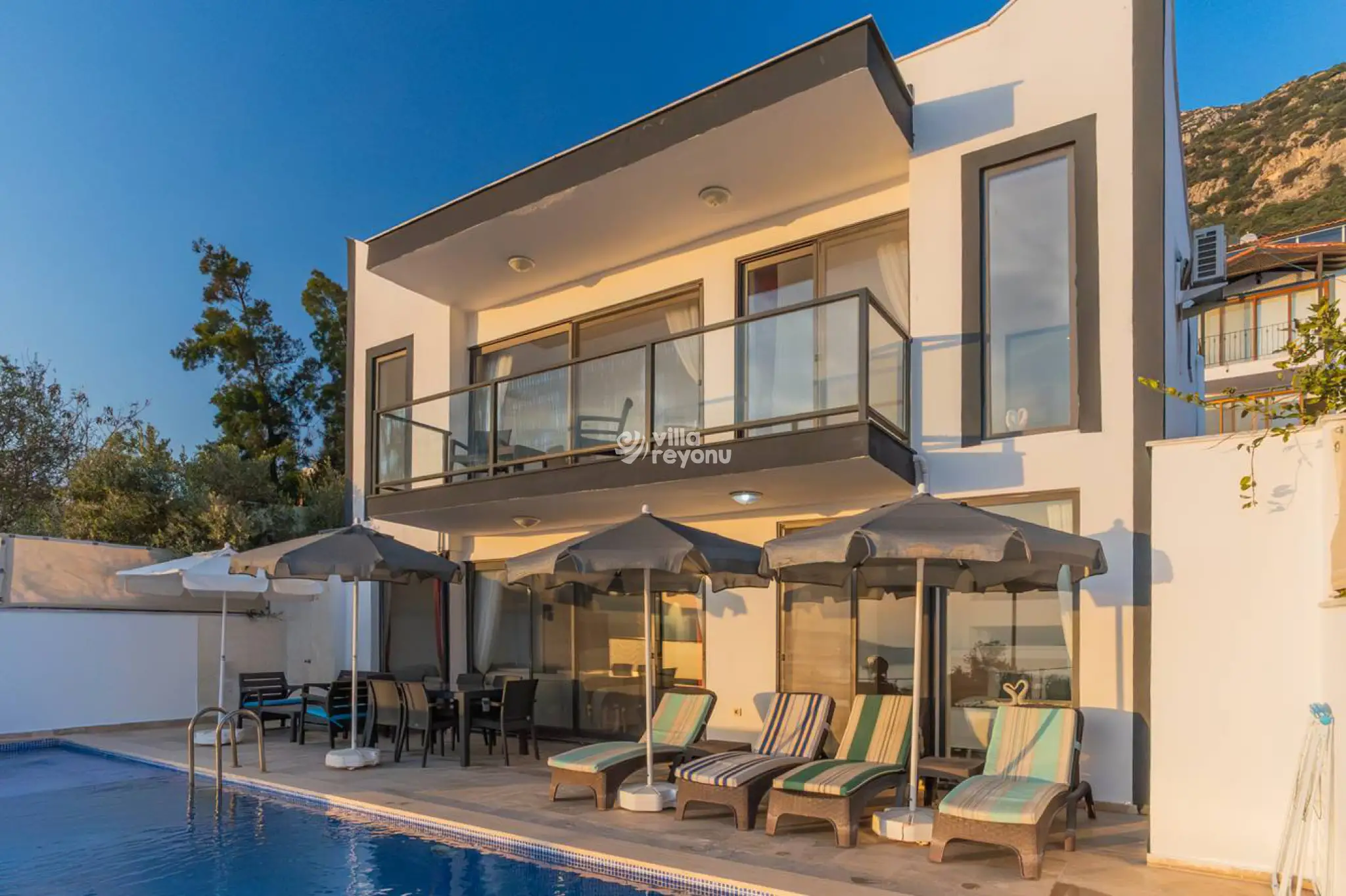 kiralikvillaniz_villa_gorkemli_39_9557_9664_321.jpg