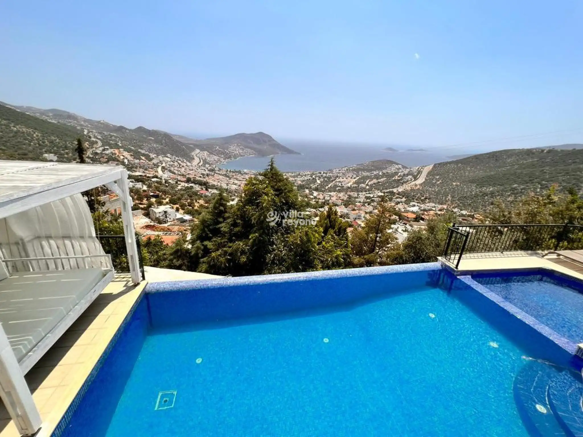 Villa Lysandra 12, Kalkan Akbel bölgesinde 6 kişilik deniz manzaralı villa