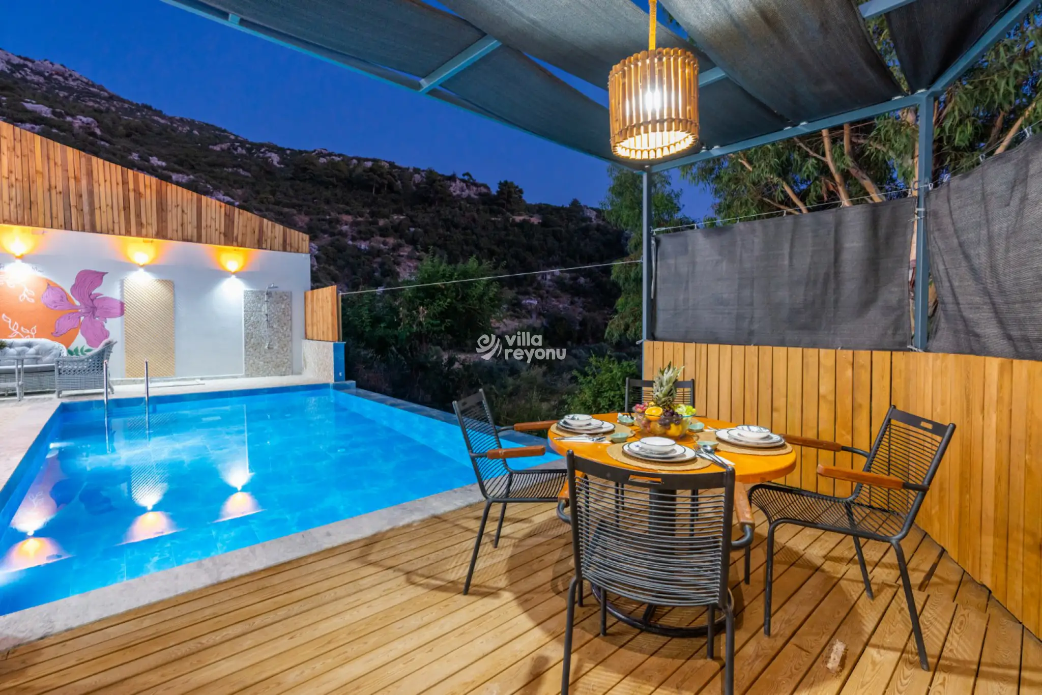 muhafazakar-jakuzili-tatil-villasi-lilium-4_370_155.jpg