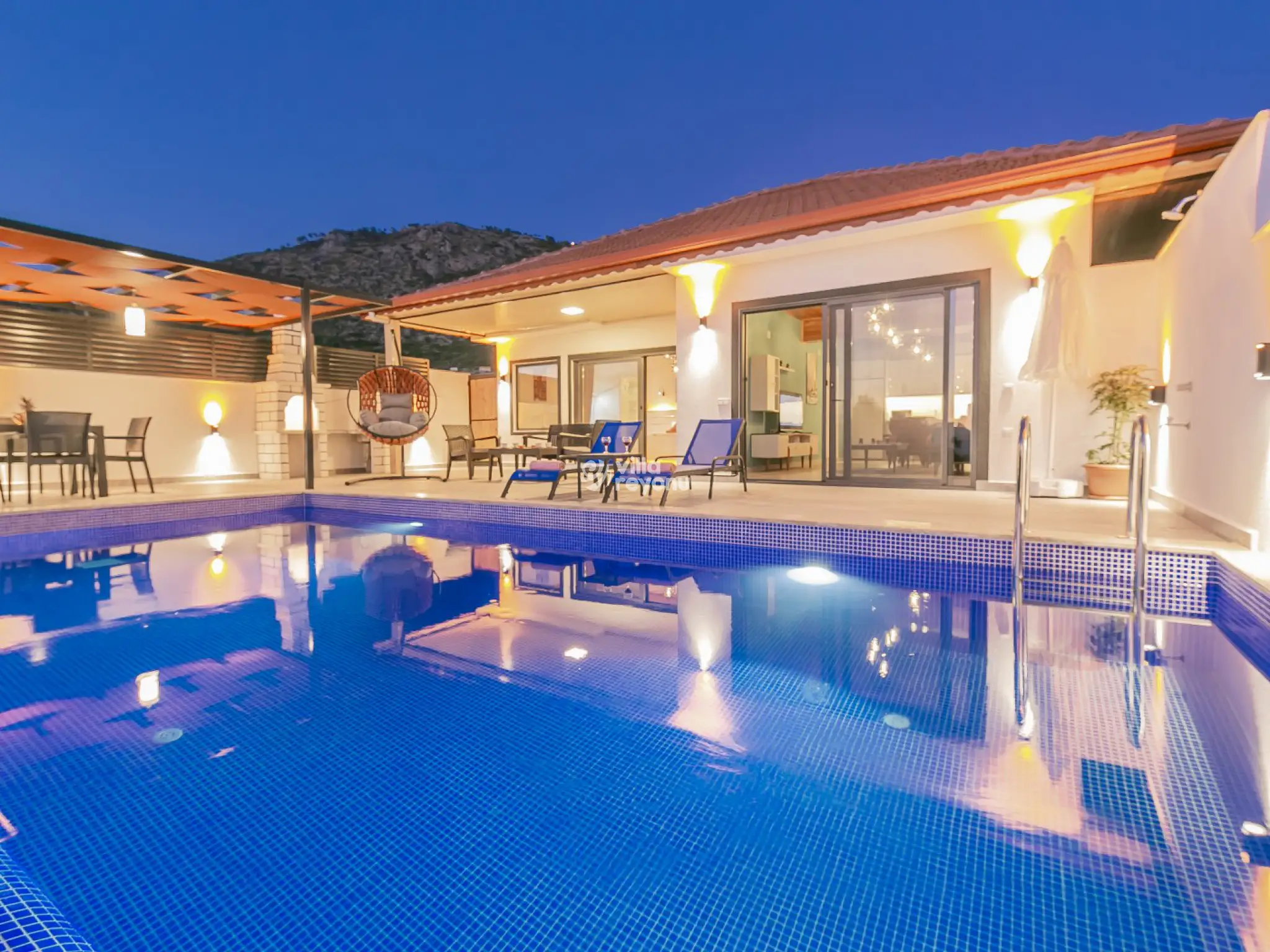 muhafazakar-uzumlu-koyunde-kiralik-tatil-villa-derin-3_40_386.jpg