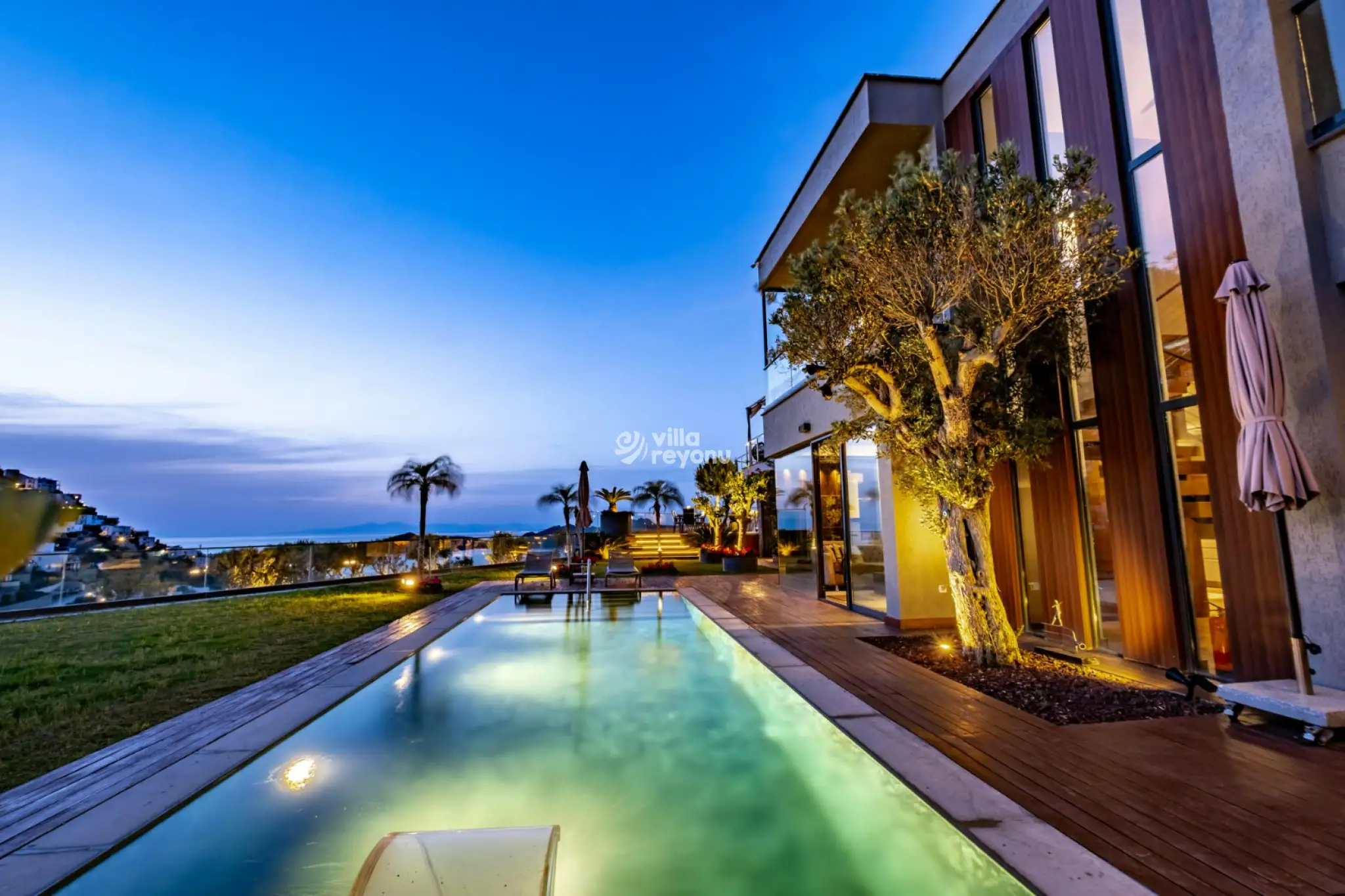 opulent-16_628.jpg