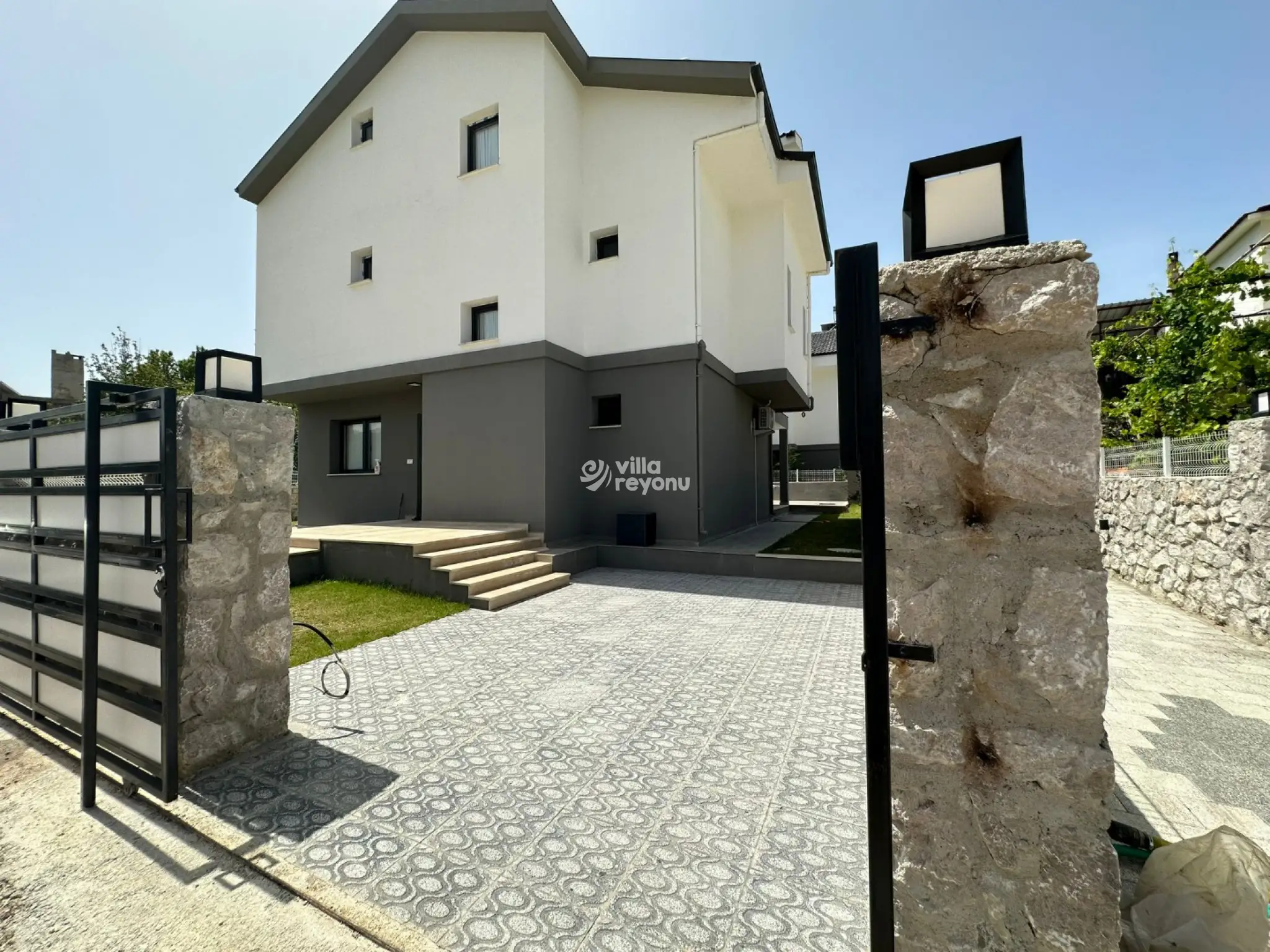 villa-arjin-43_647.jpg